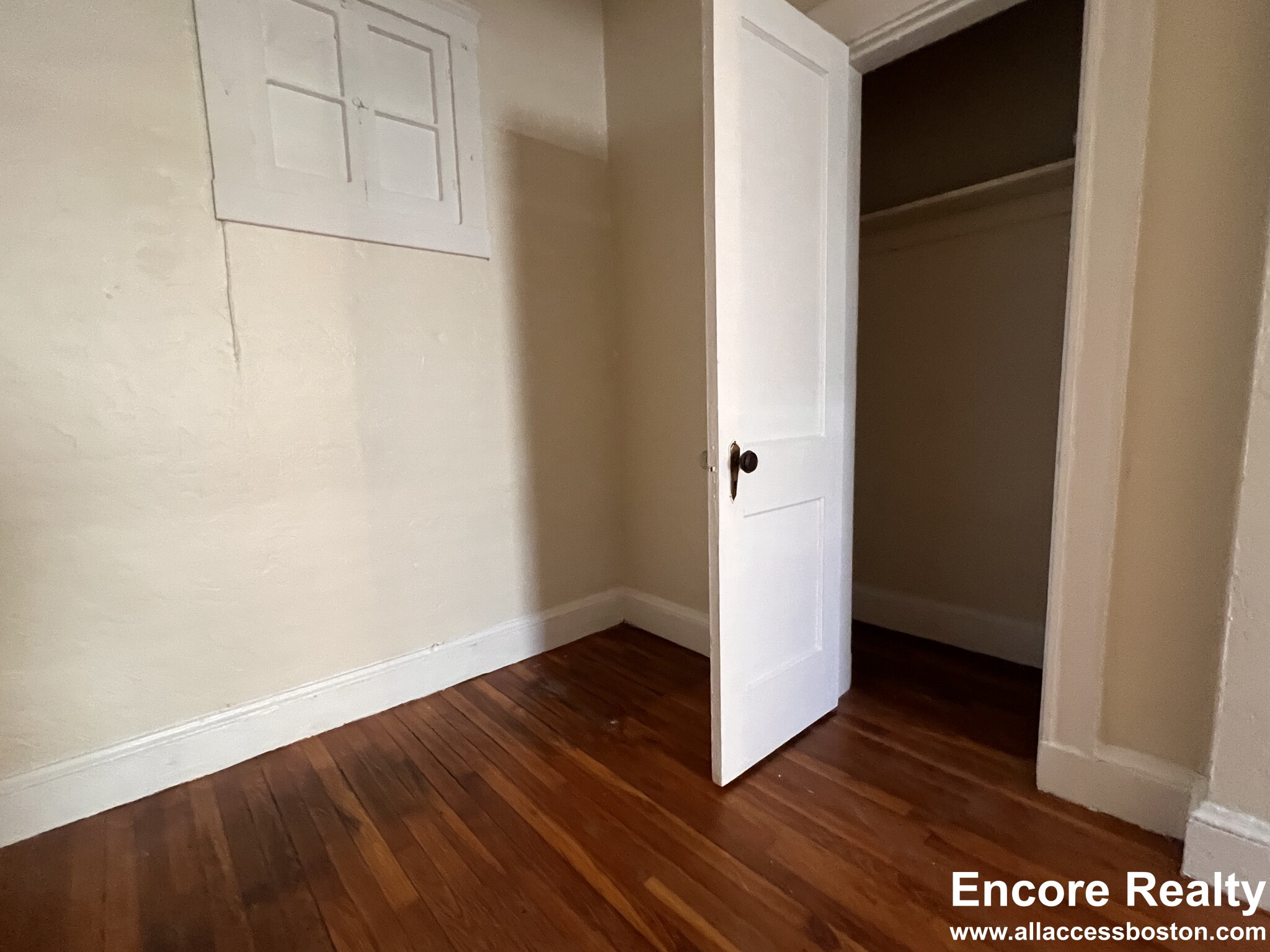 2045 Commonwealth Ave, Brighton