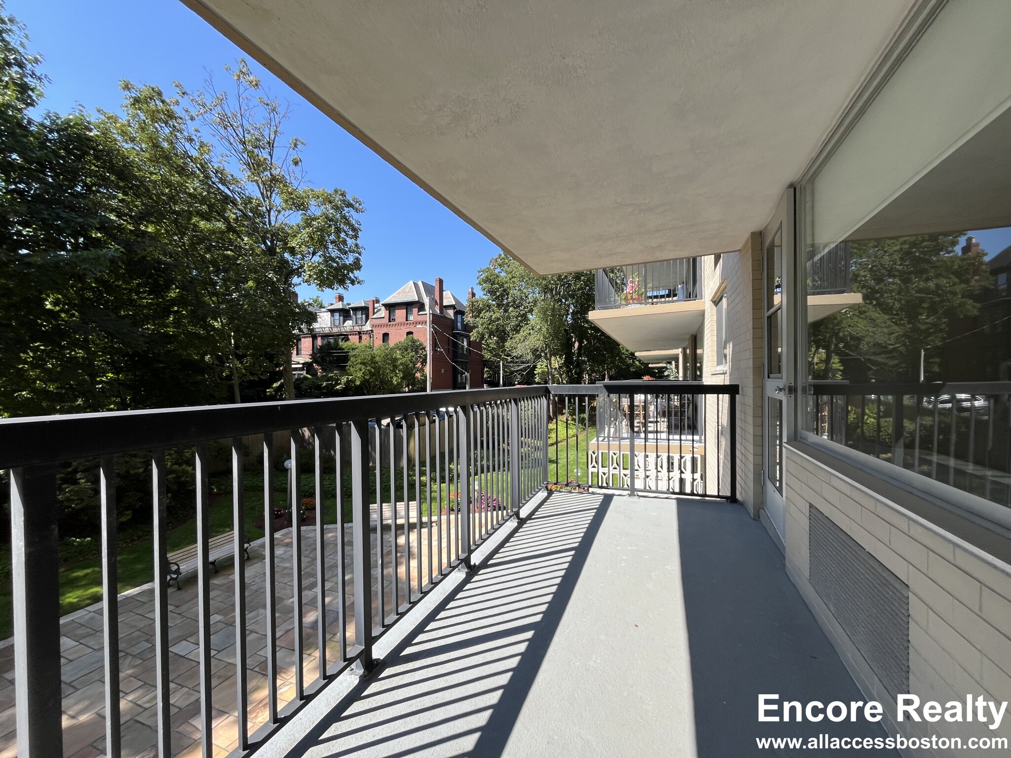 101 Monmouth St, Longwood