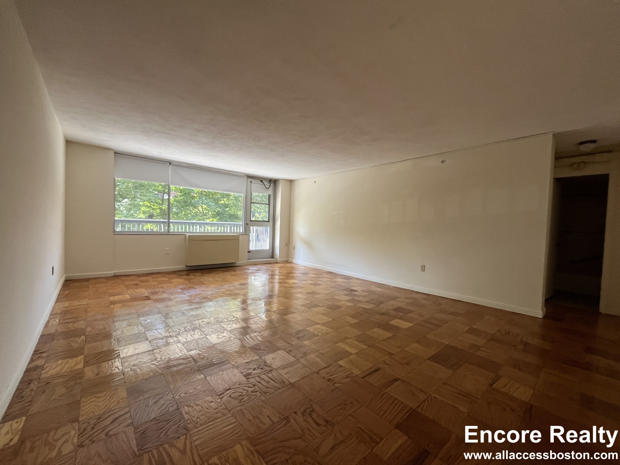 101 Monmouth St, Longwood