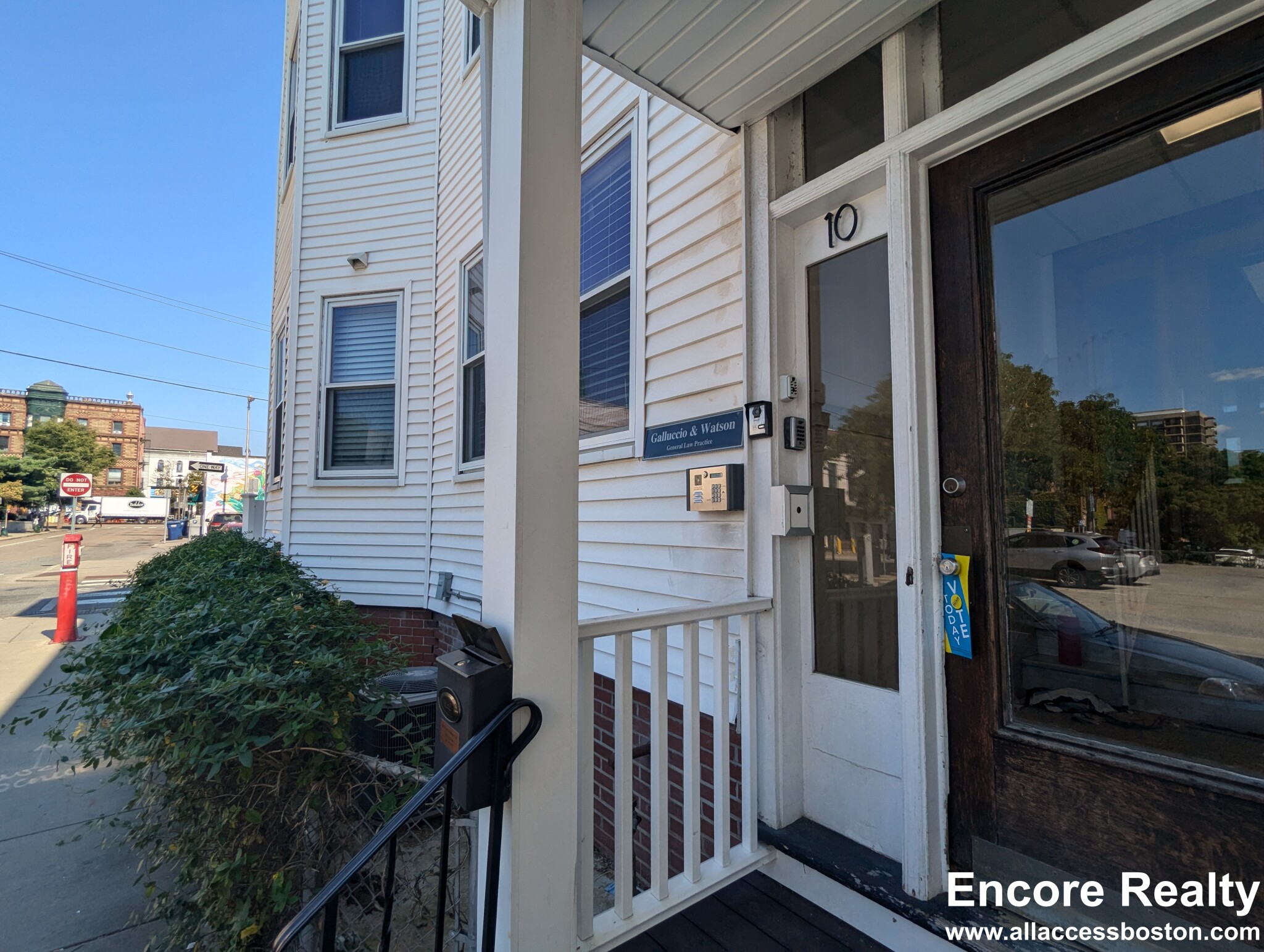 10 Pleasant St, Riverside