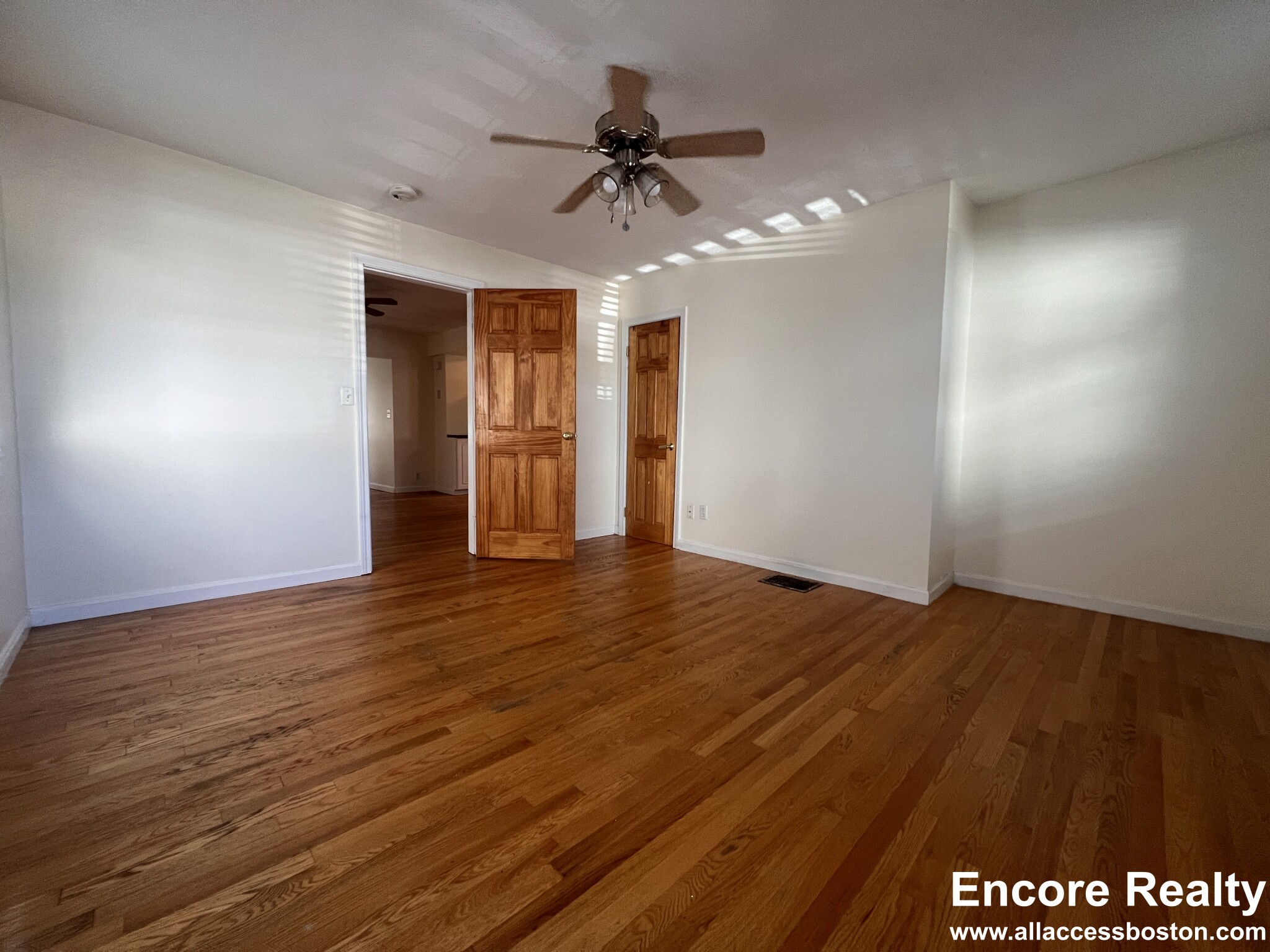 8 Alberta Ter, North Cambridge