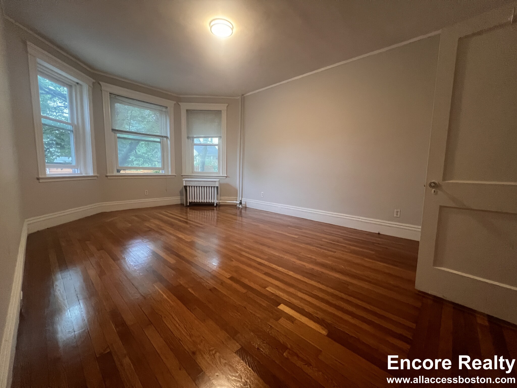 33 Stearns Rd, Coolidge Corner