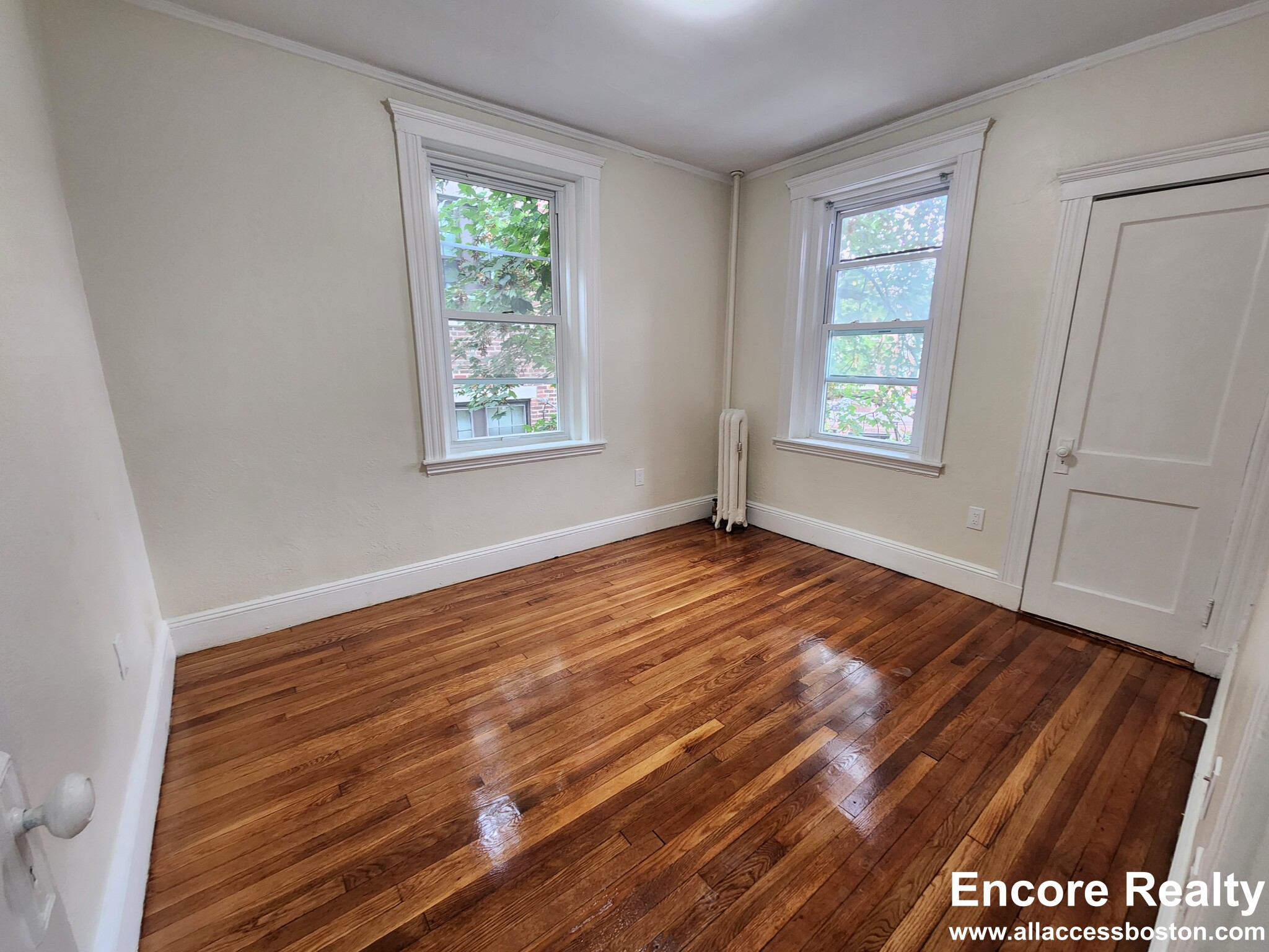 11 James St, North Brookline