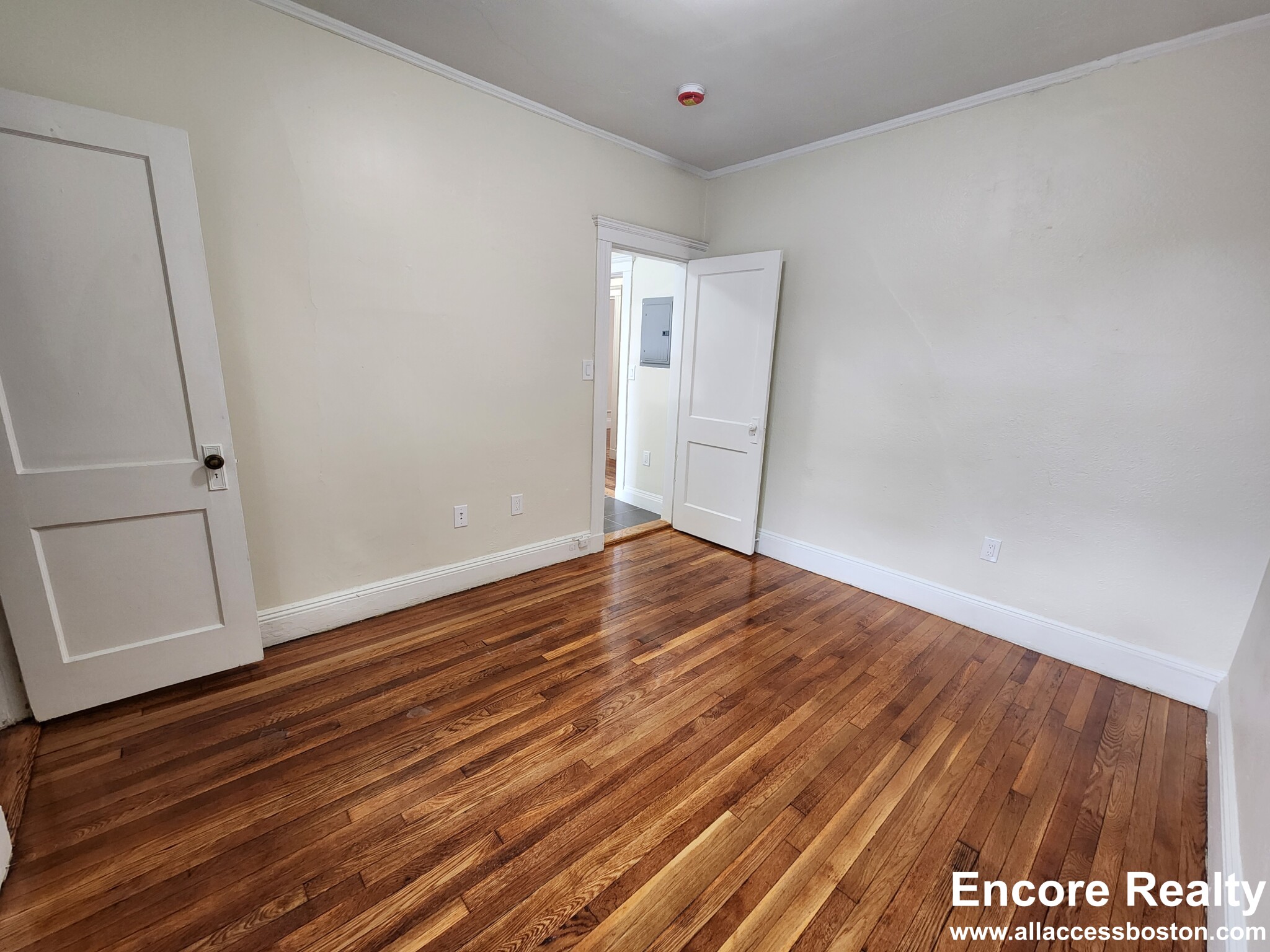 11 James St, North Brookline