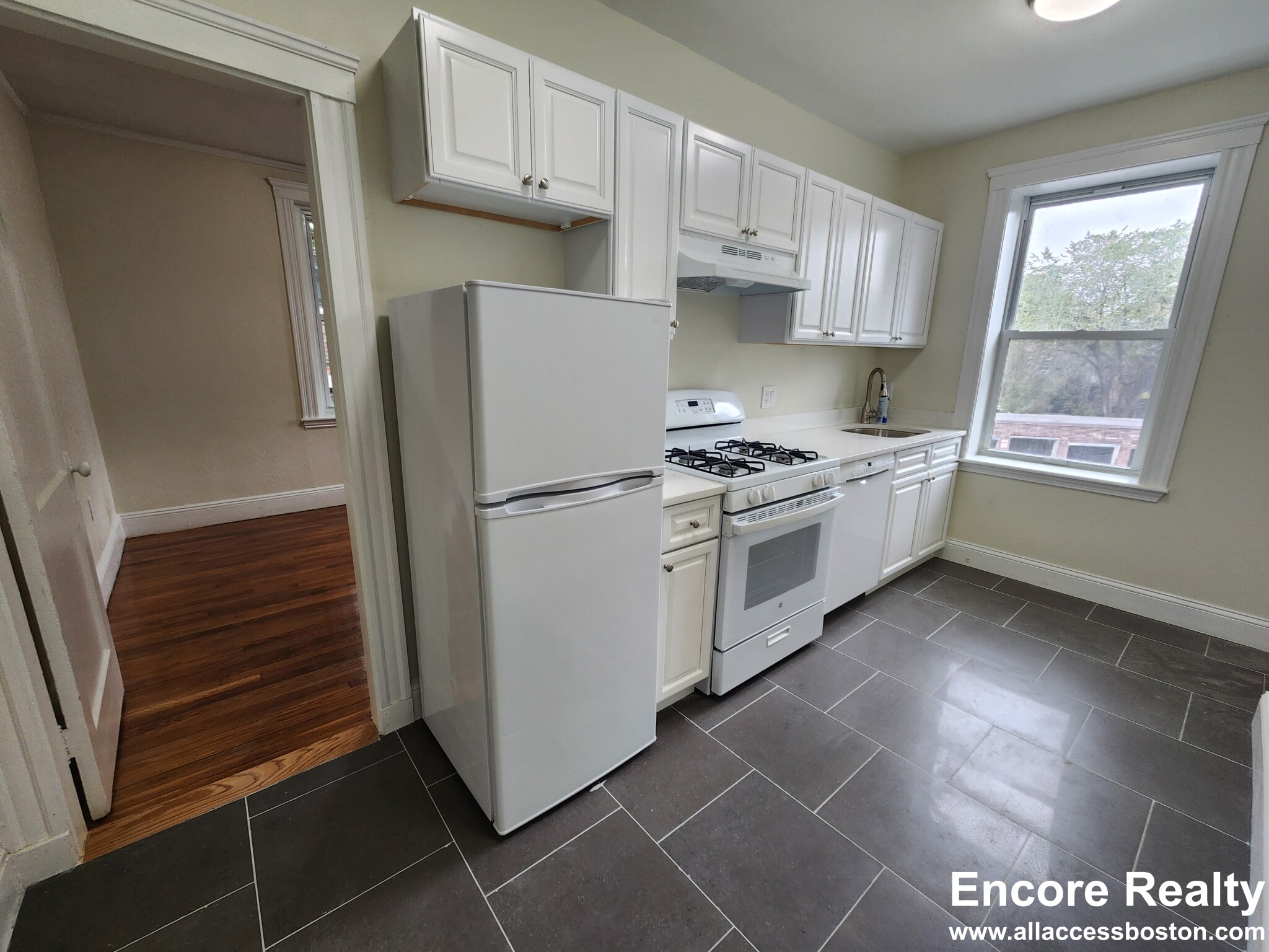 11 James St, North Brookline