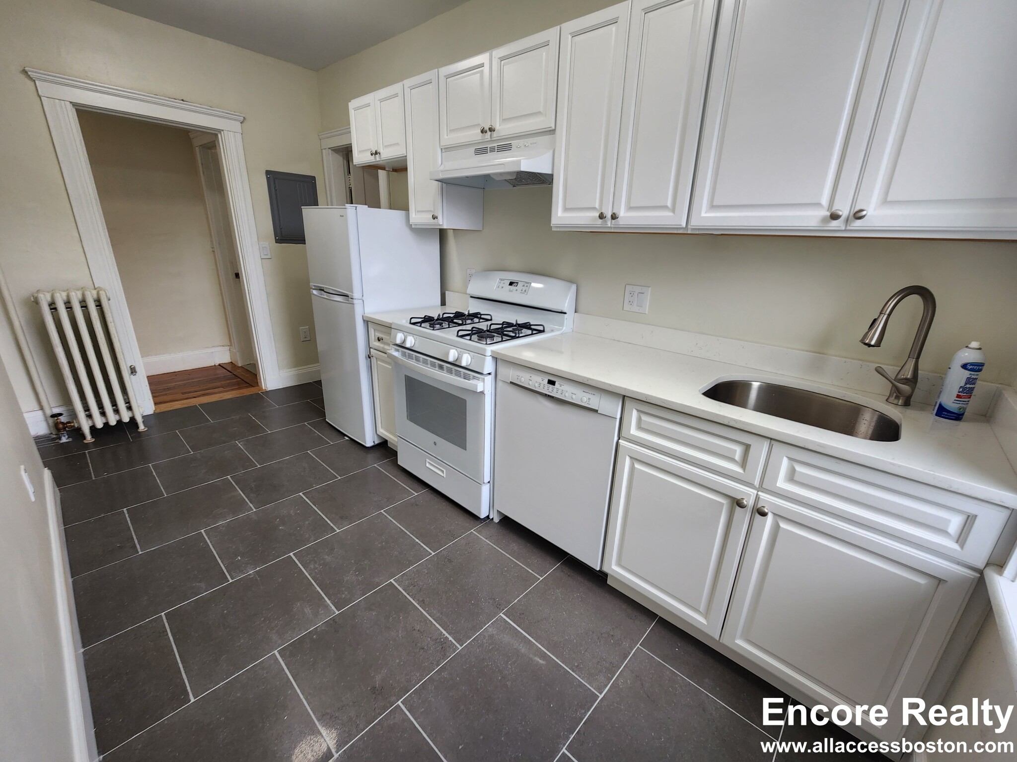 11 James St, North Brookline