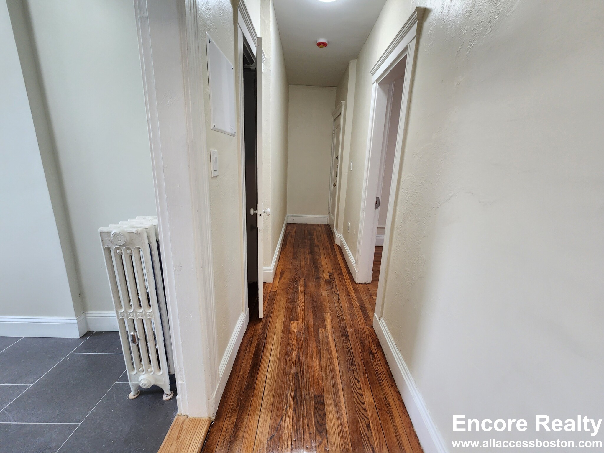 11 James St, North Brookline