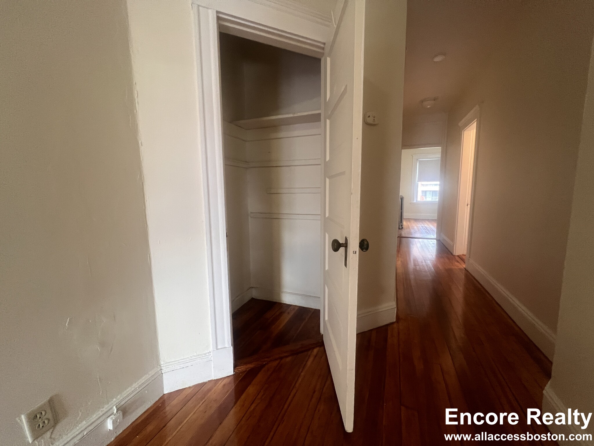 19 Mount Hood Rd, Brighton