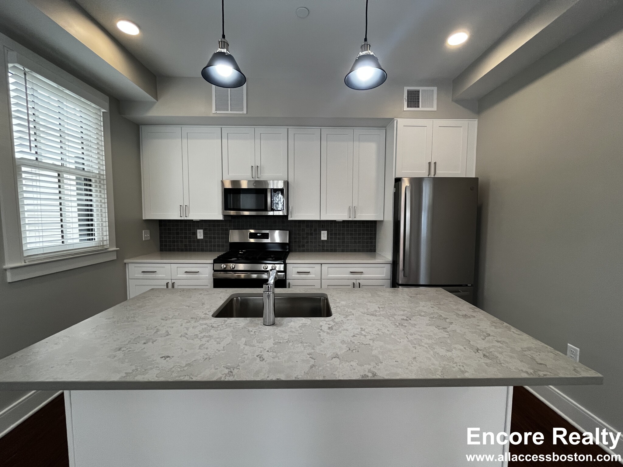 382 Harvard St, Mid-Cambridge