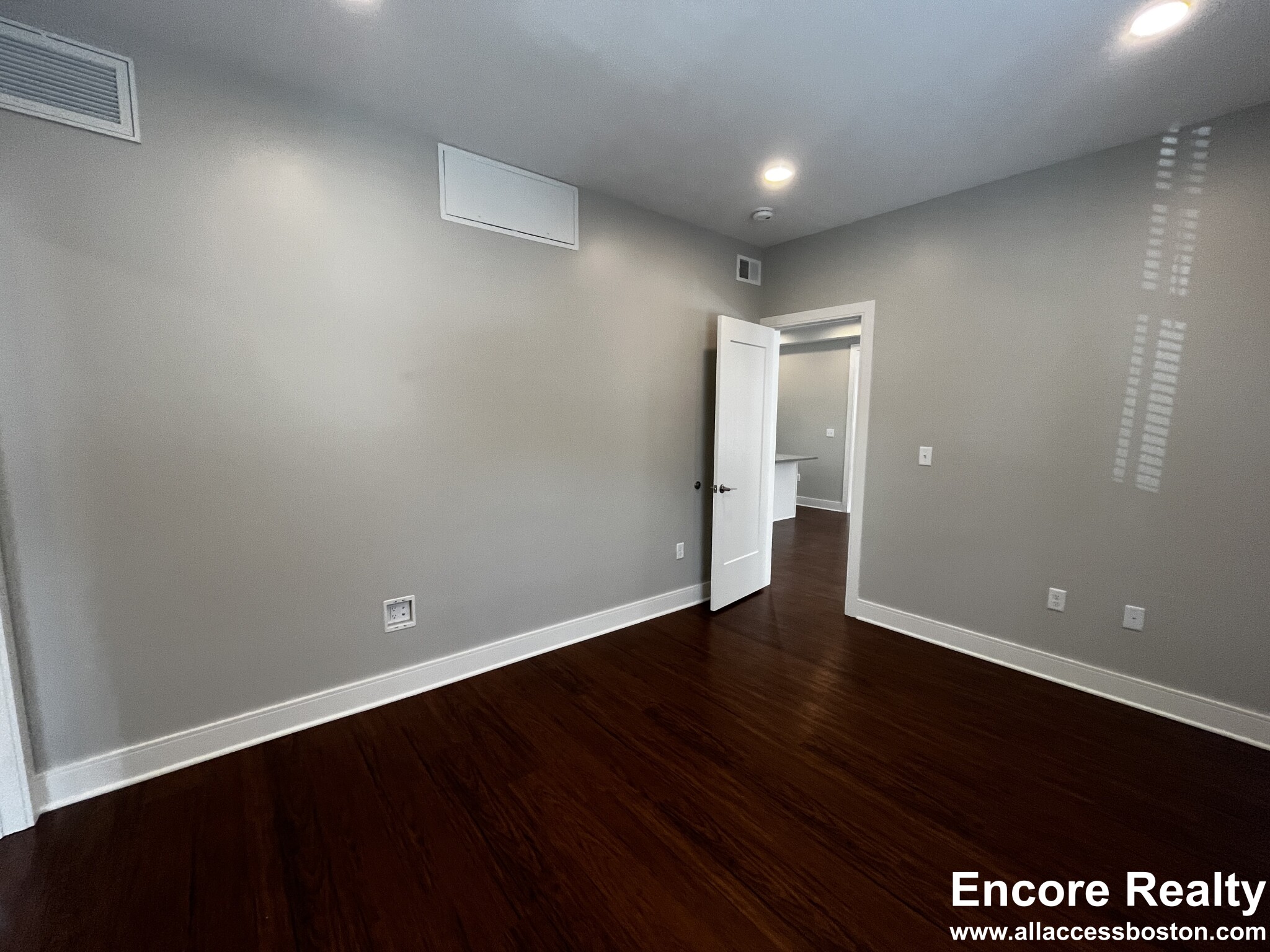 382 Harvard St, Mid-Cambridge