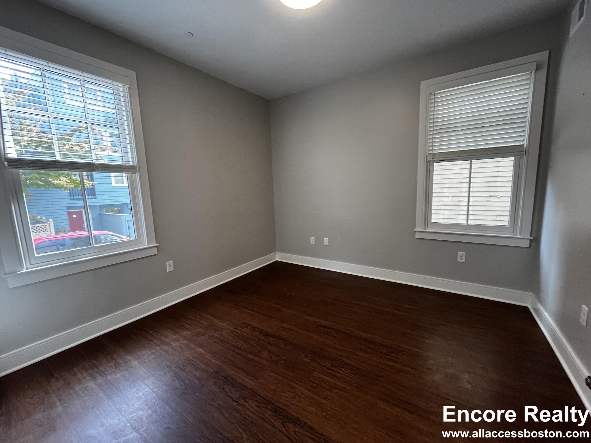 382 Harvard St, Mid-Cambridge