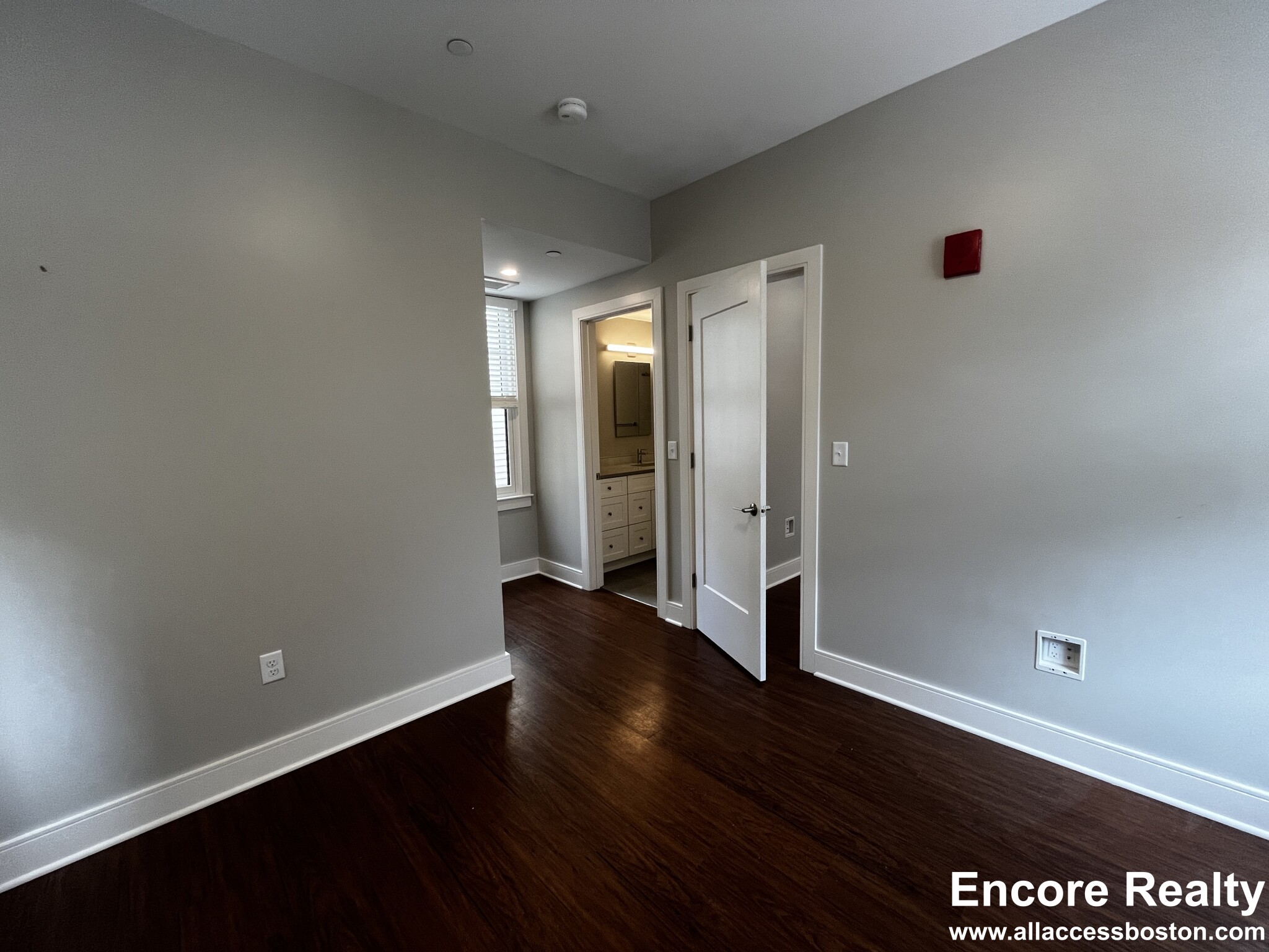 382 Harvard St, Mid-Cambridge