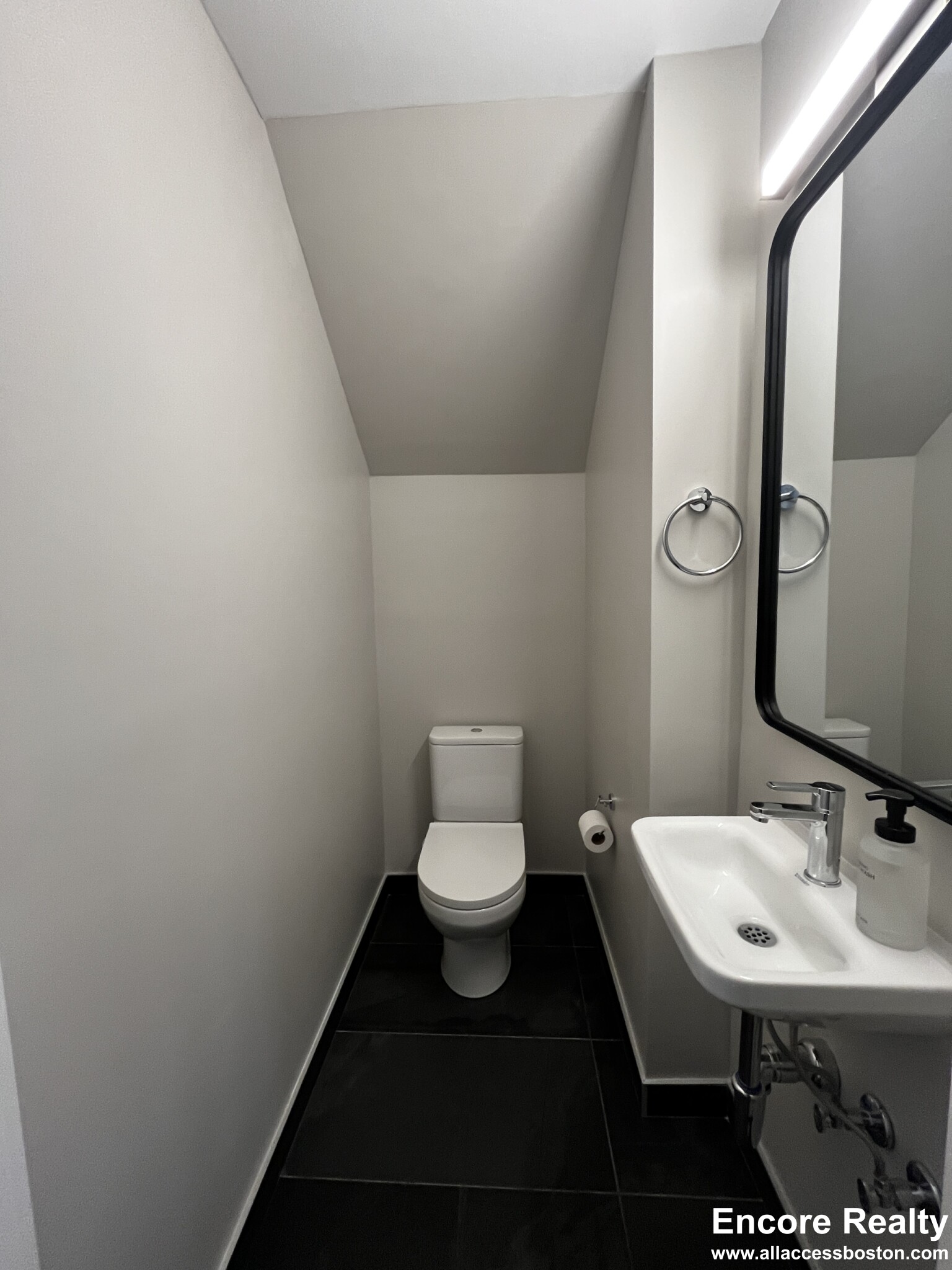 382 Harvard St, Mid-Cambridge