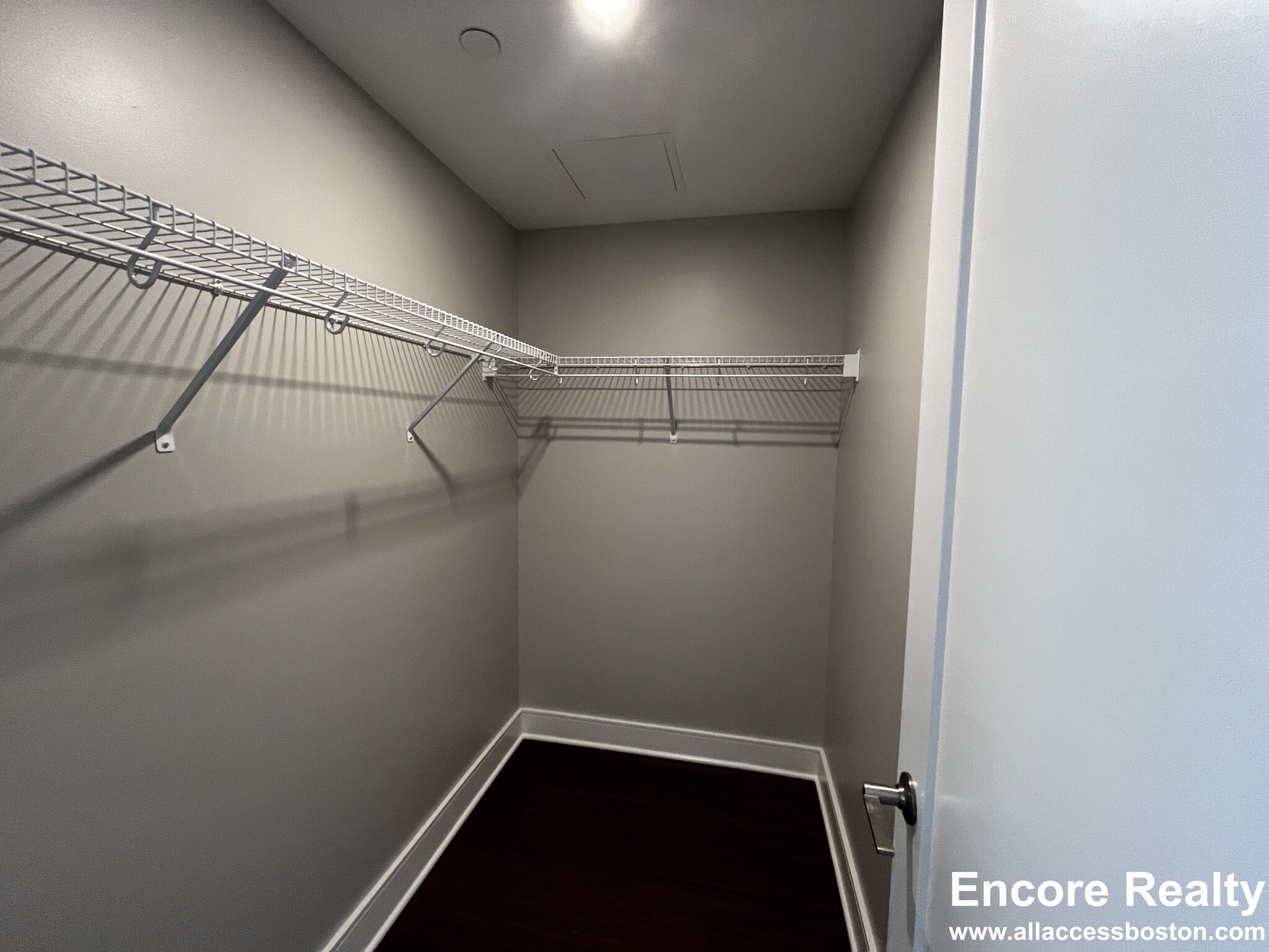 390 Harvard St, Mid-Cambridge