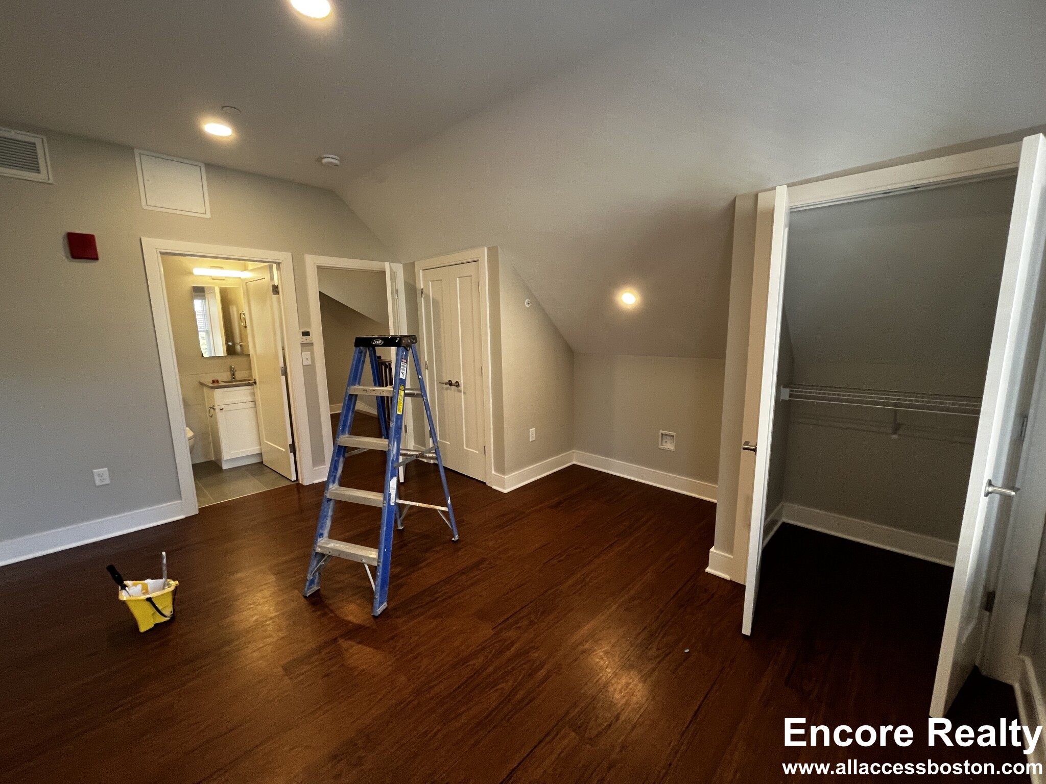 390 Harvard St, Mid-Cambridge