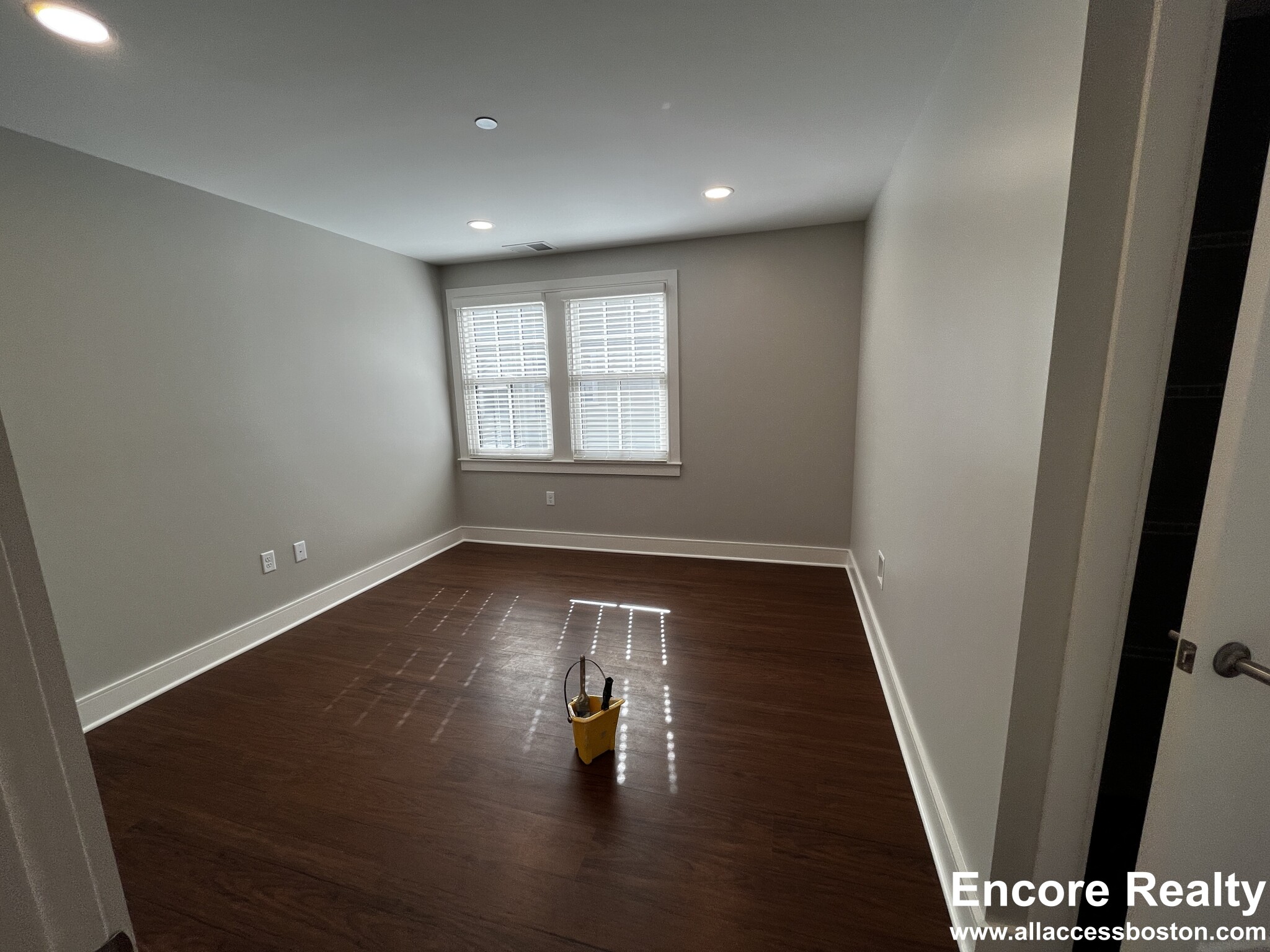 390 Harvard St, Mid-Cambridge