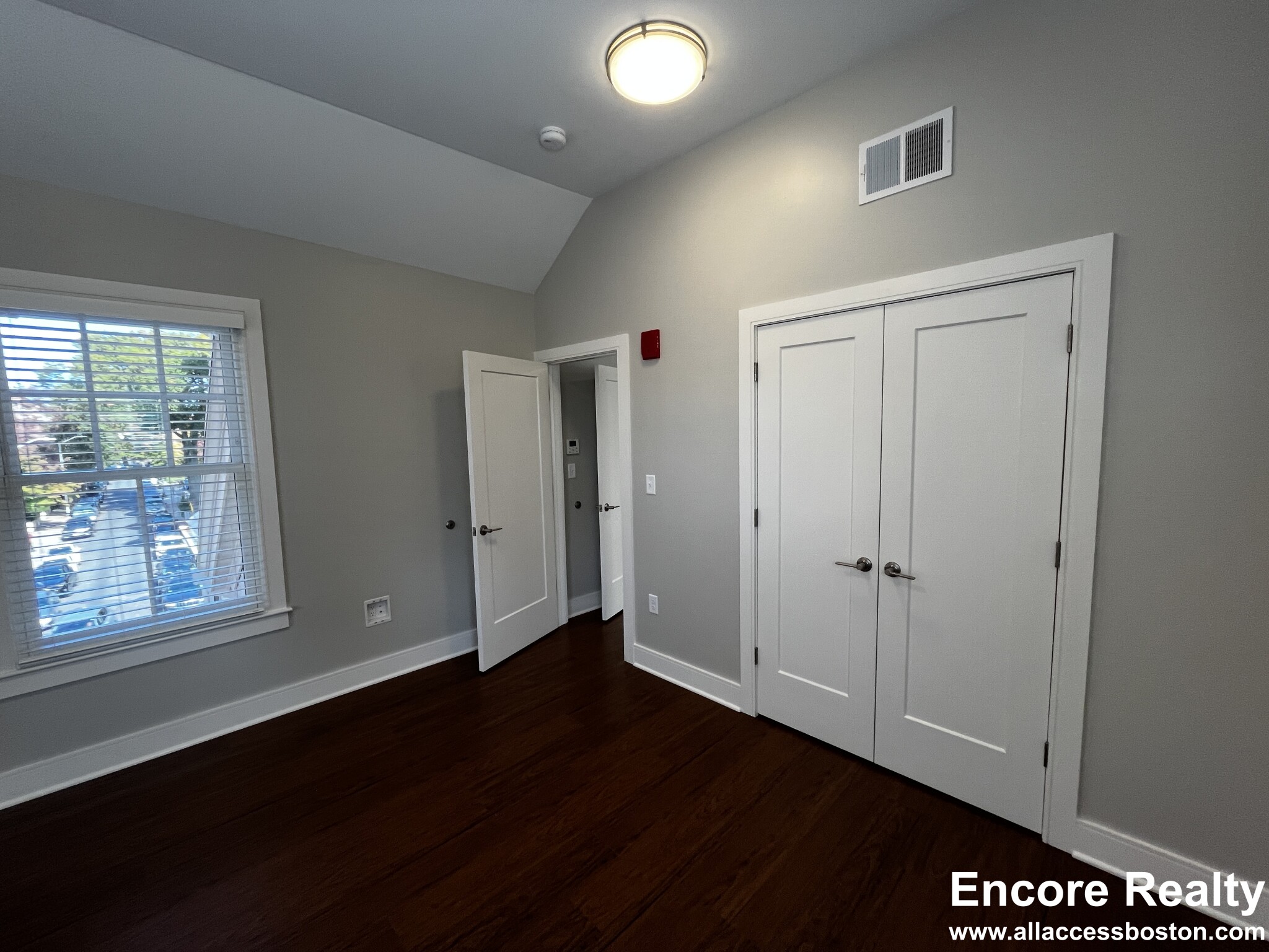 390 Harvard St, Mid-Cambridge