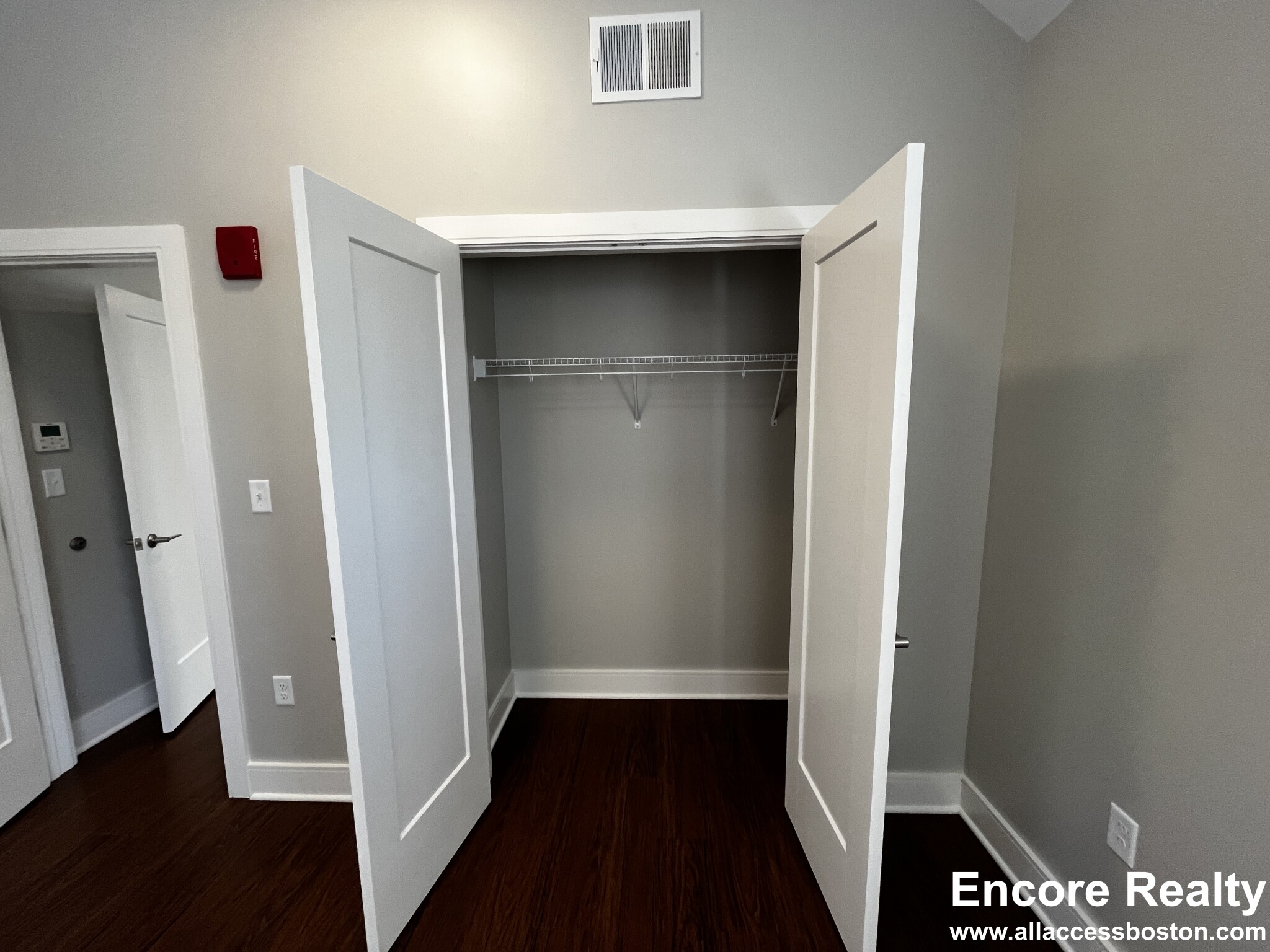 390 Harvard St, Mid-Cambridge