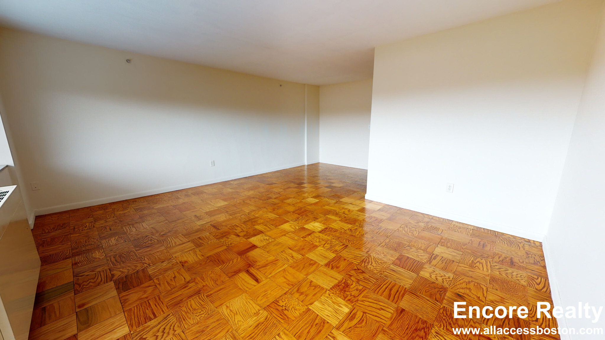 101 Monmouth St, Longwood