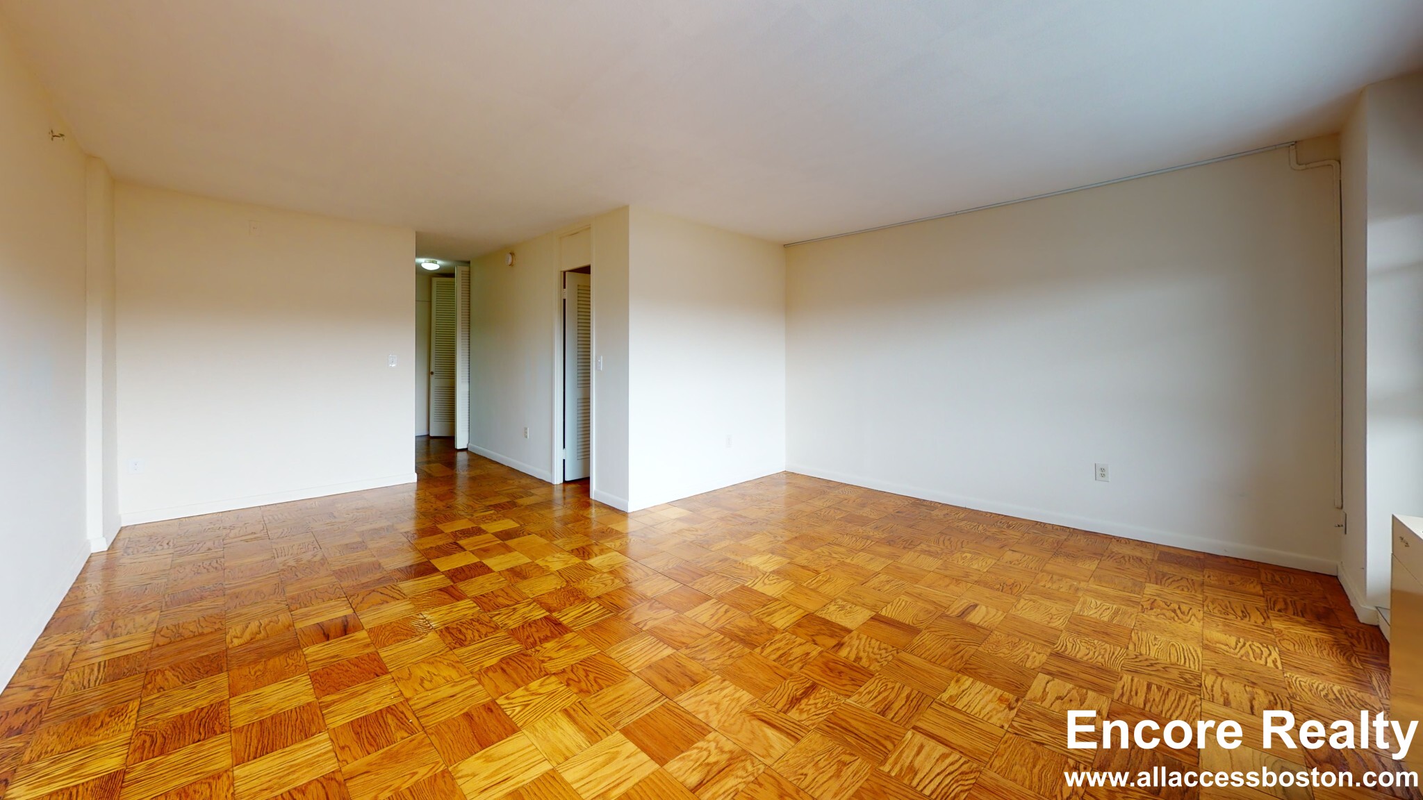 101 Monmouth St, Longwood