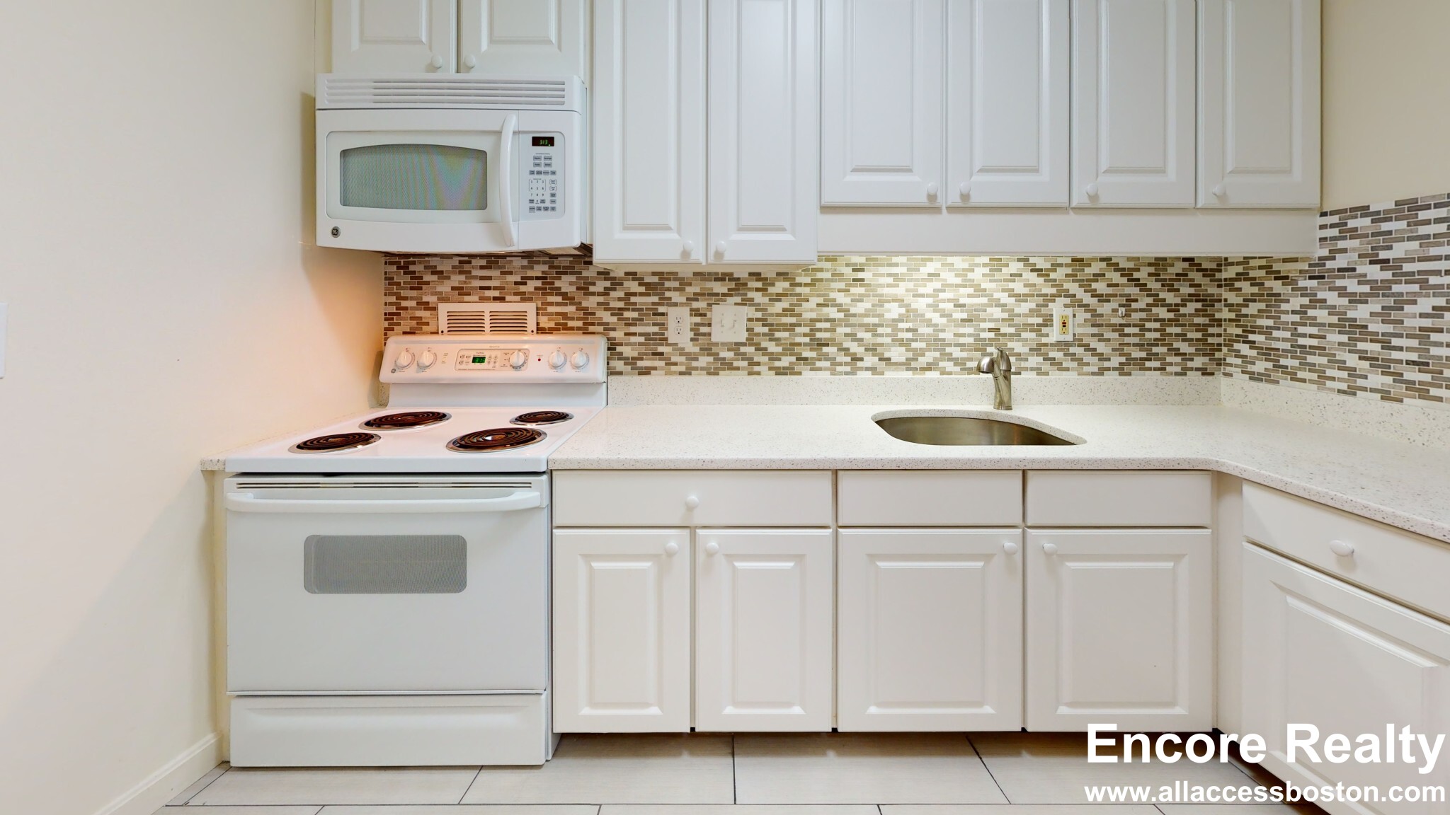 101 Monmouth St, Longwood