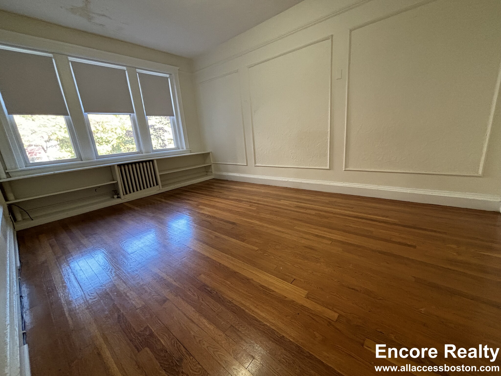 70 Chiswick Rd, Commonwealth