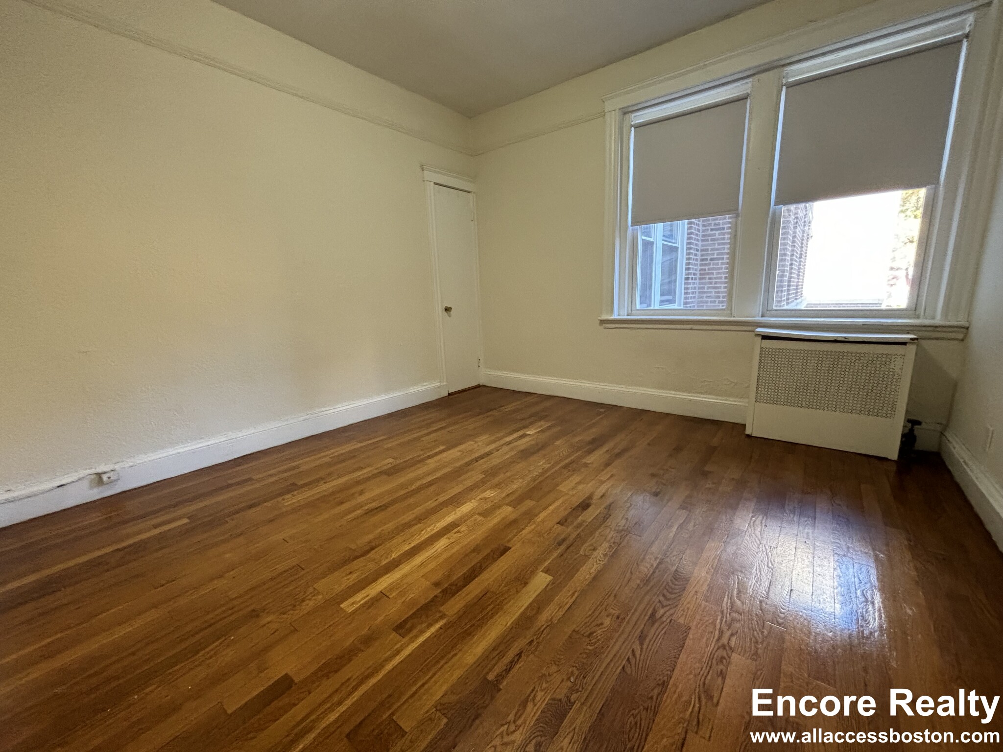 70 Chiswick Rd, Commonwealth