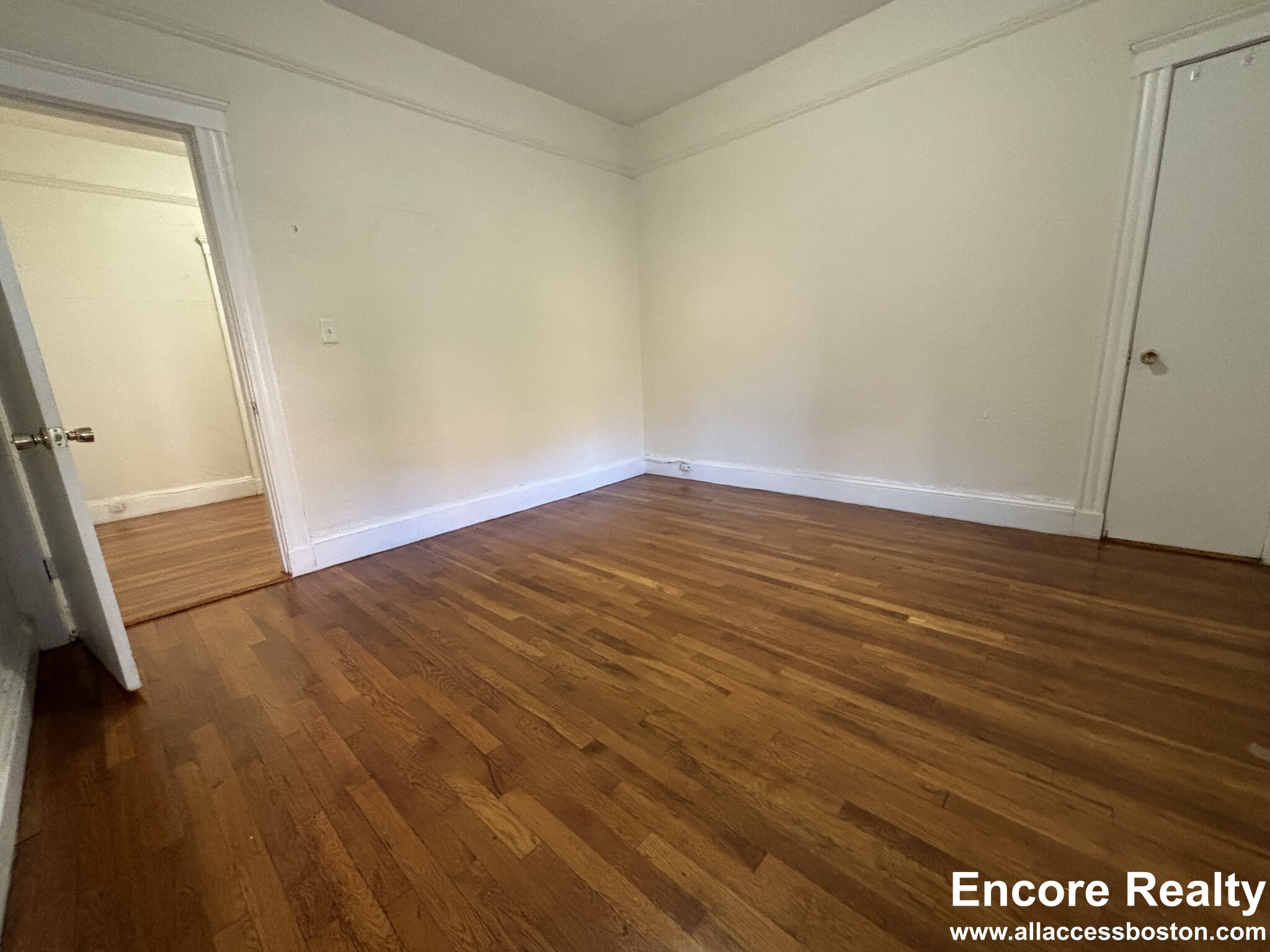 70 Chiswick Rd, Commonwealth