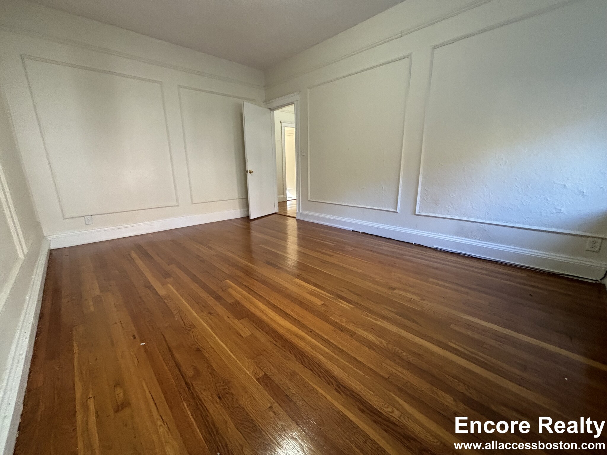 70 Chiswick Rd, Commonwealth