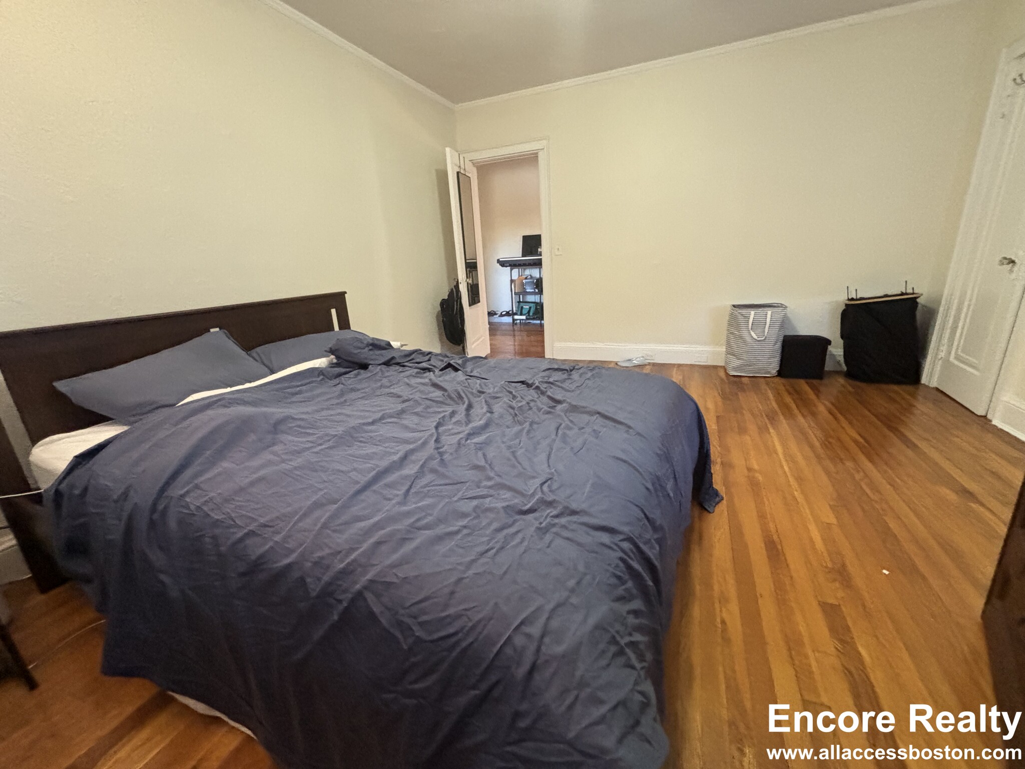 2045 Commonwealth Ave, Brighton