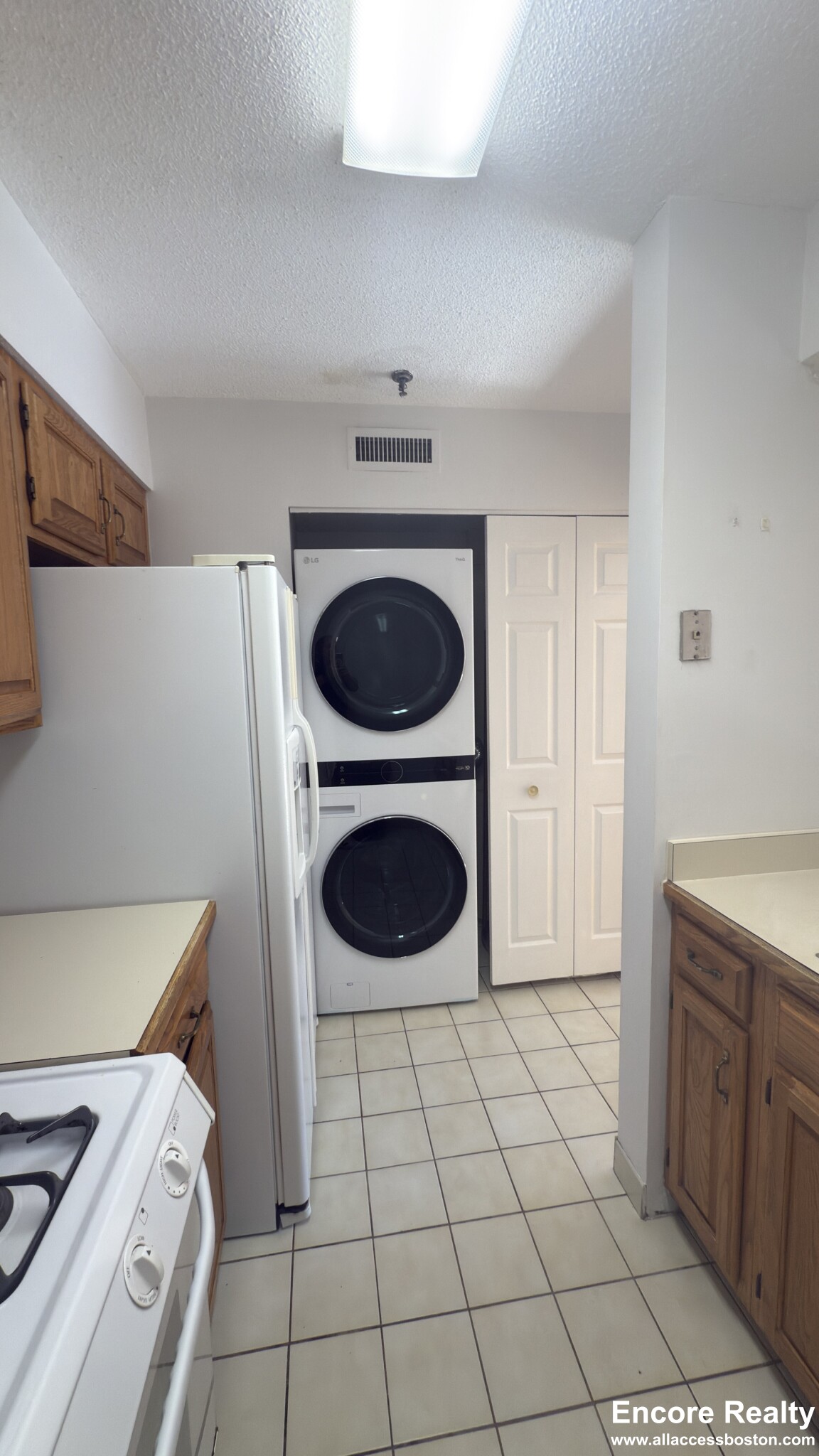 147 Kelton St, Allston