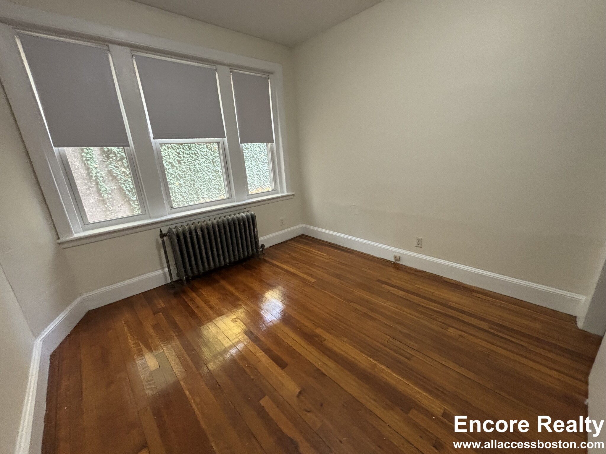 33 Lancaster Ter, Corey Hill