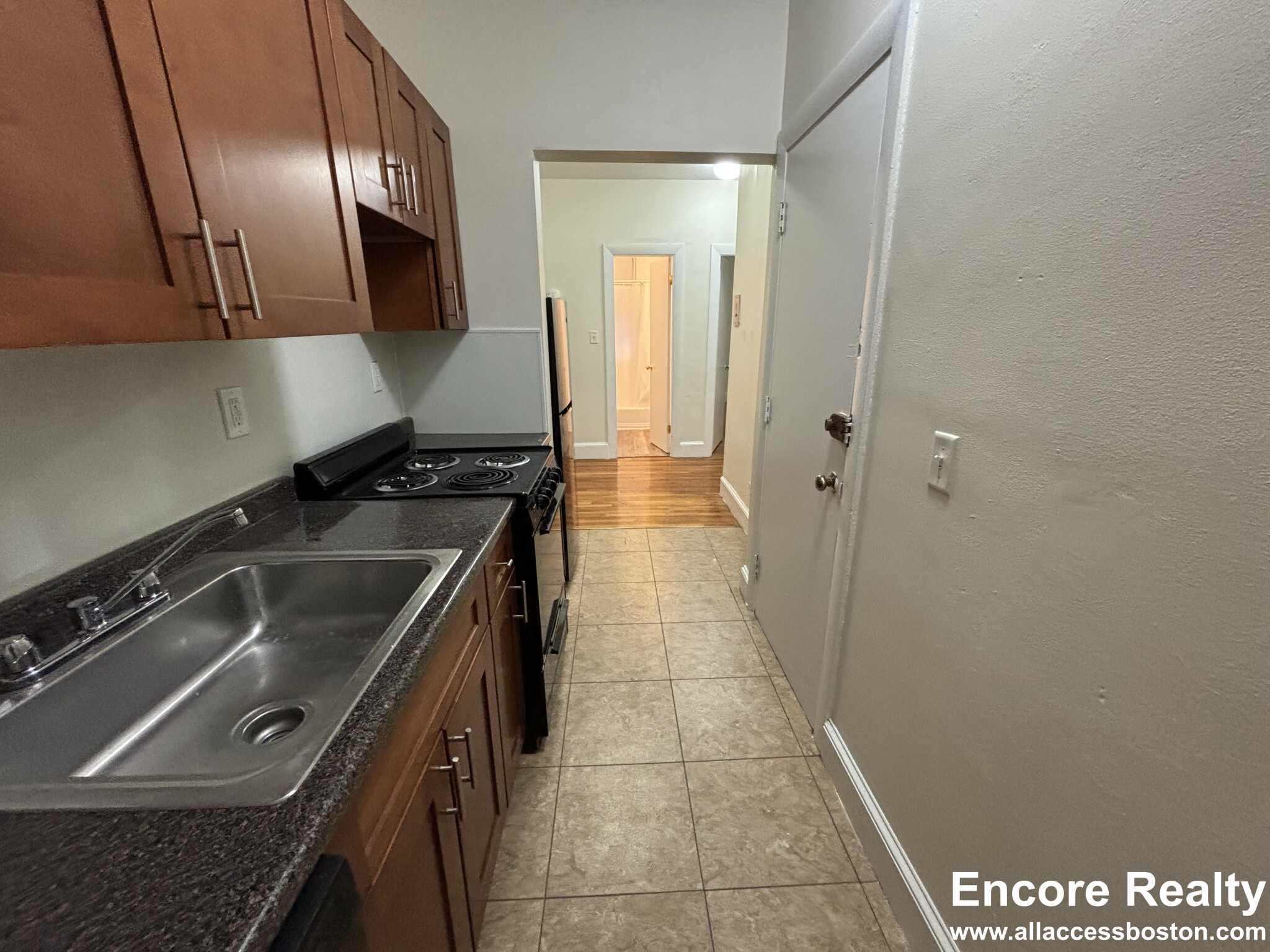 33 Lancaster Ter, Corey Hill