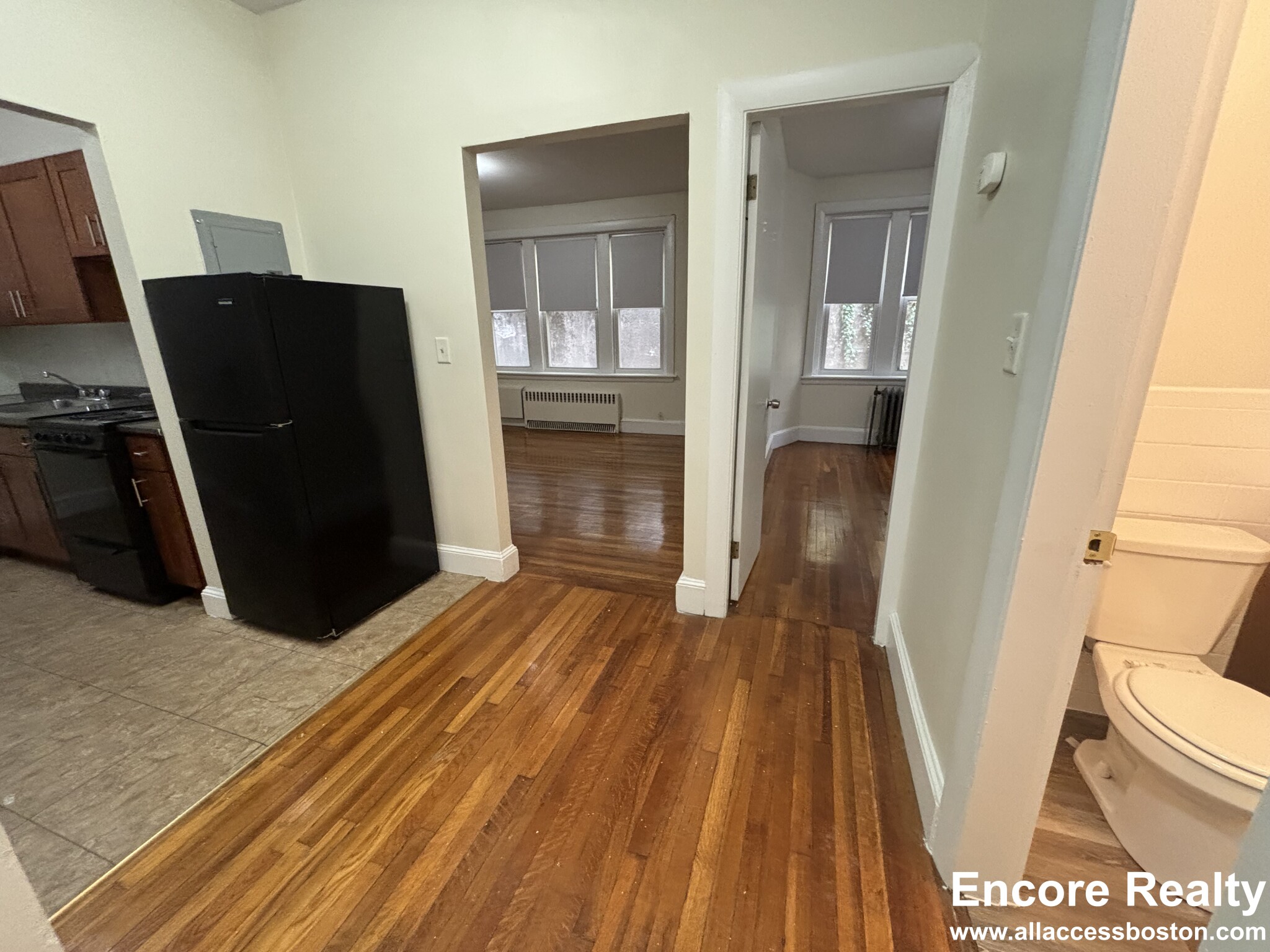 33 Lancaster Ter, Corey Hill