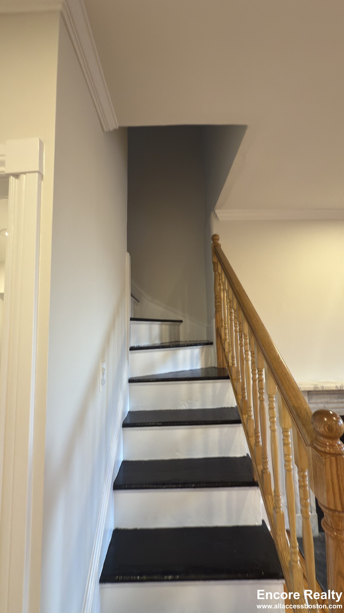 2 Joy St, Beacon Hill