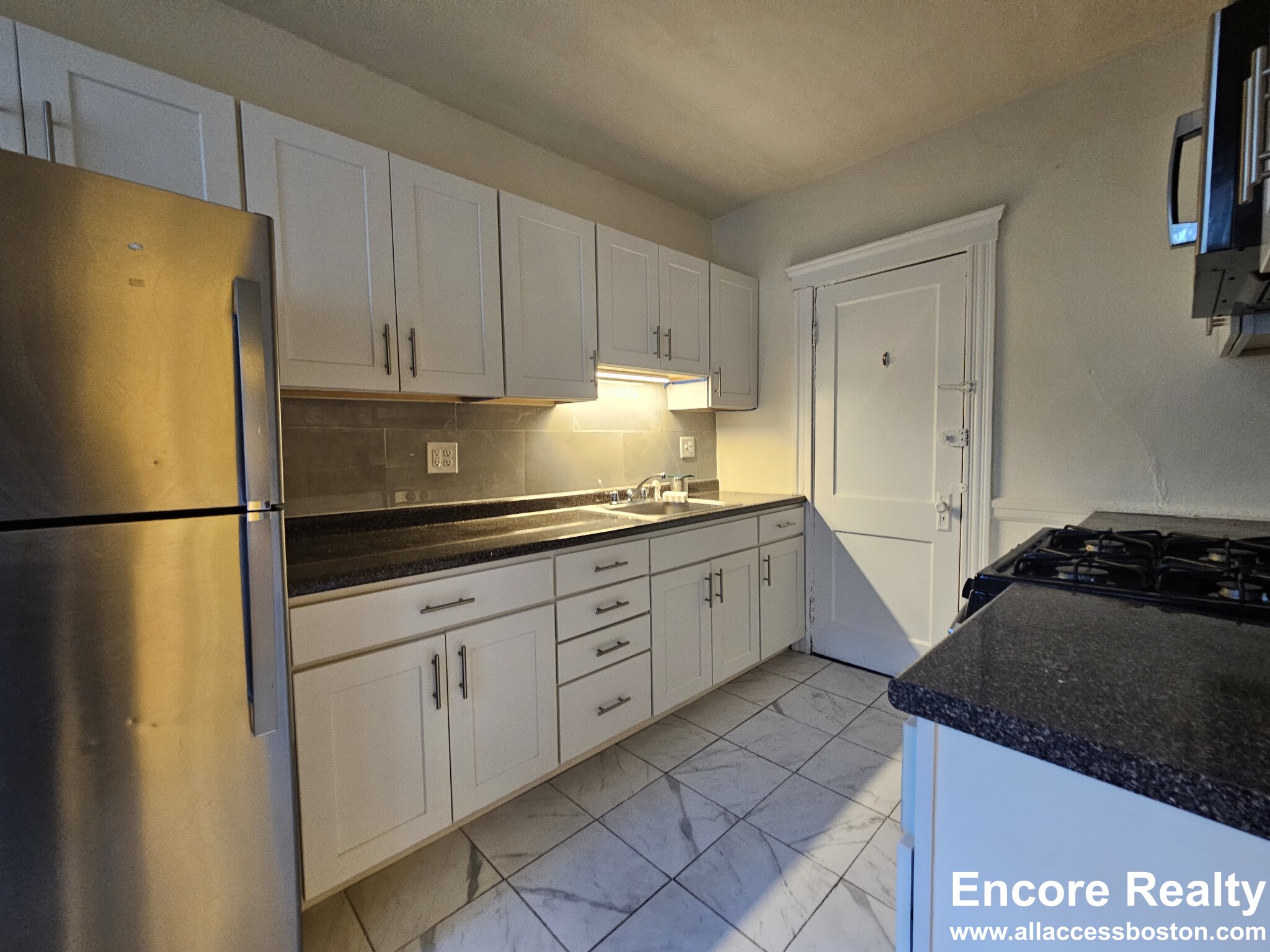 131 Washington St, Brighton