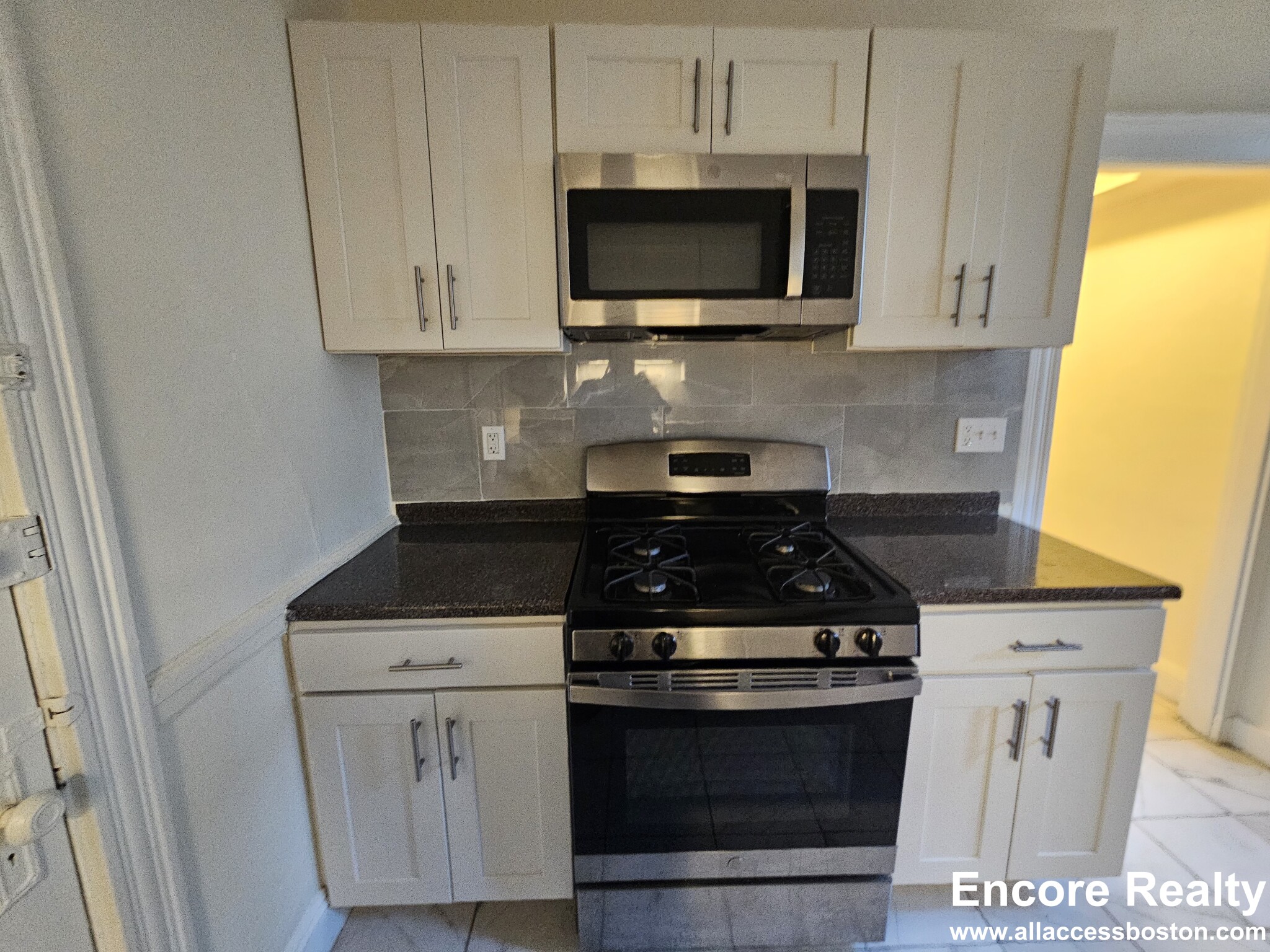 131 Washington St, Brighton