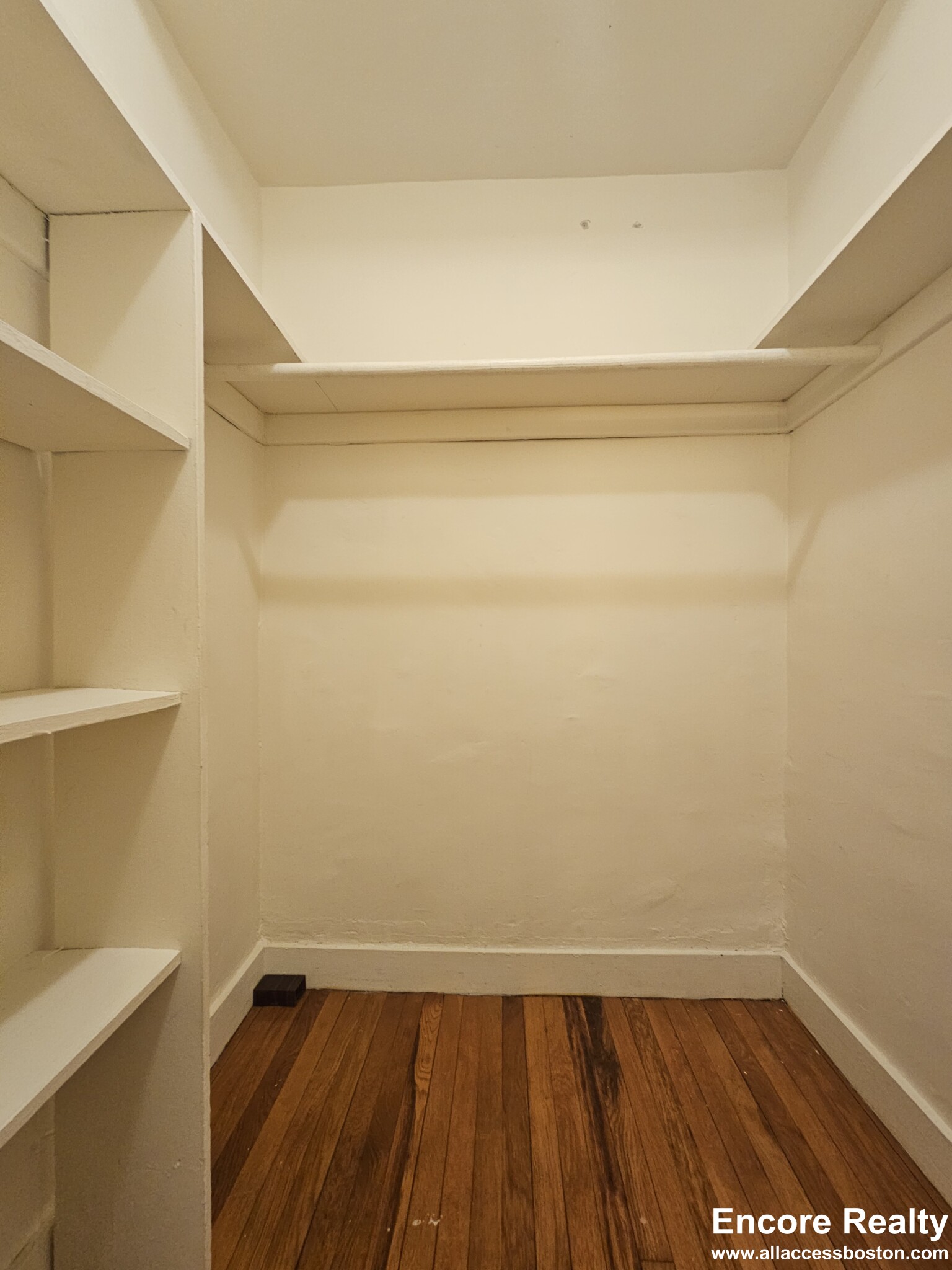 131 Washington St, Brighton