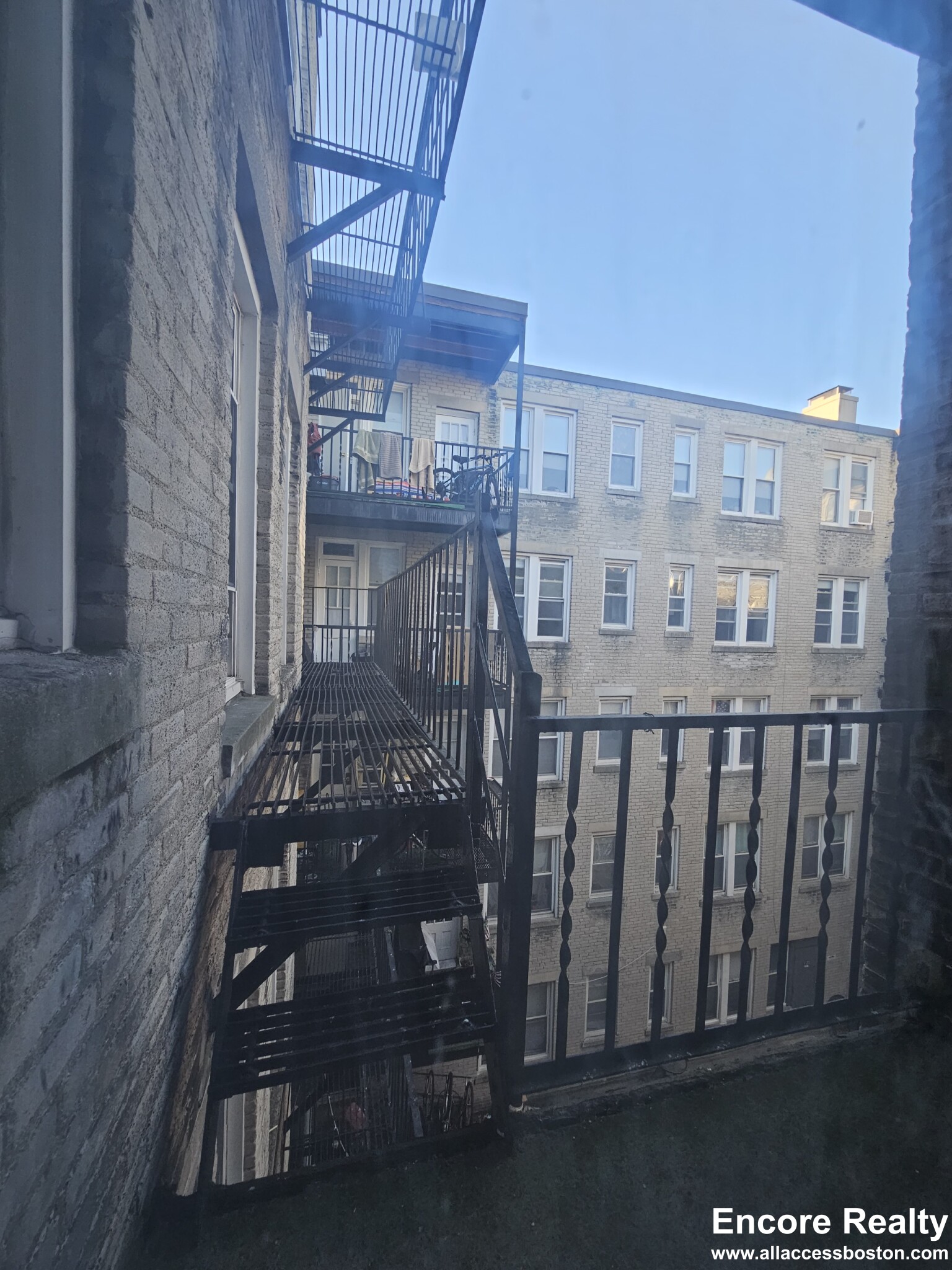 131 Washington St, Brighton