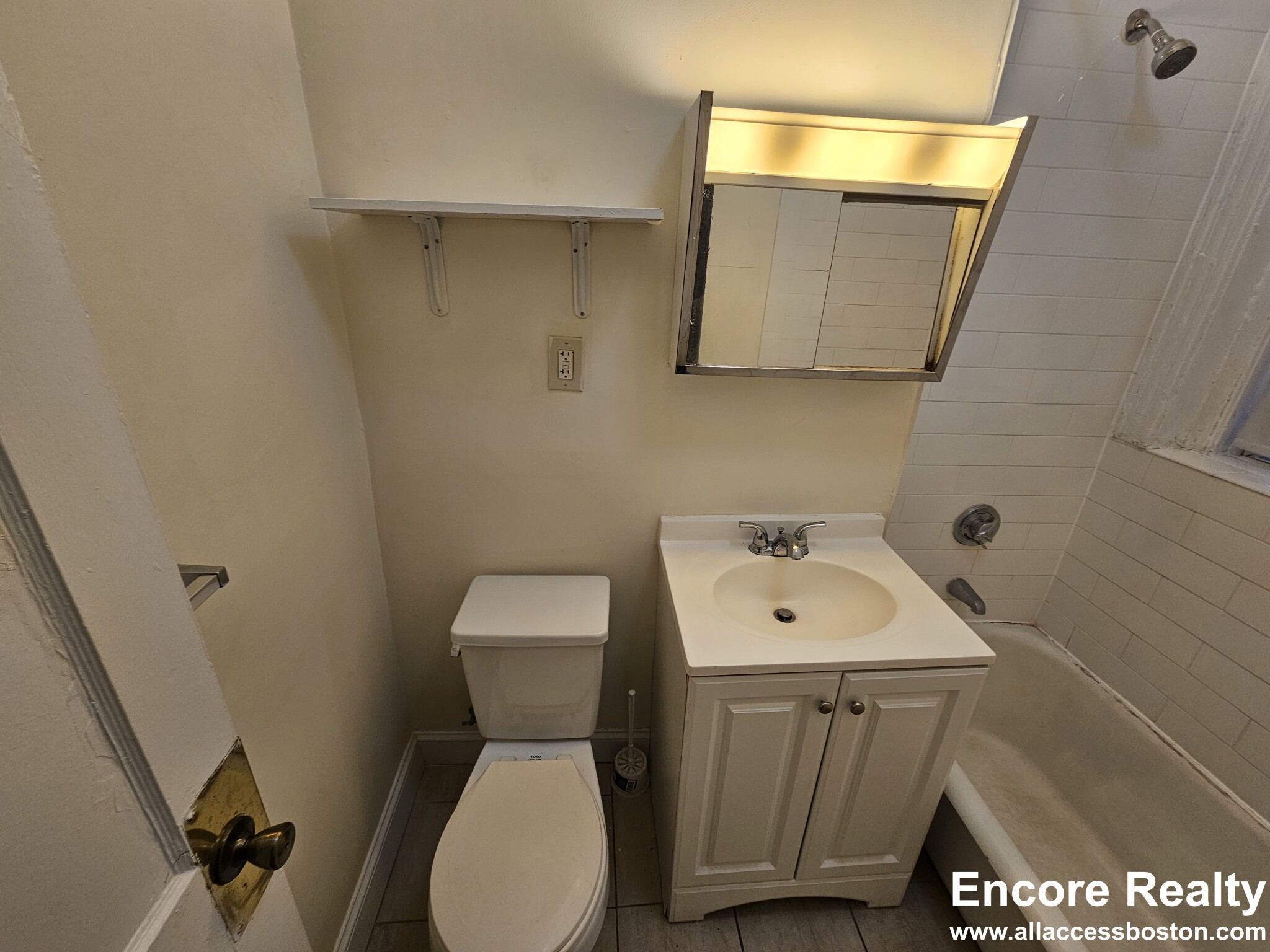 131 Washington St, Brighton