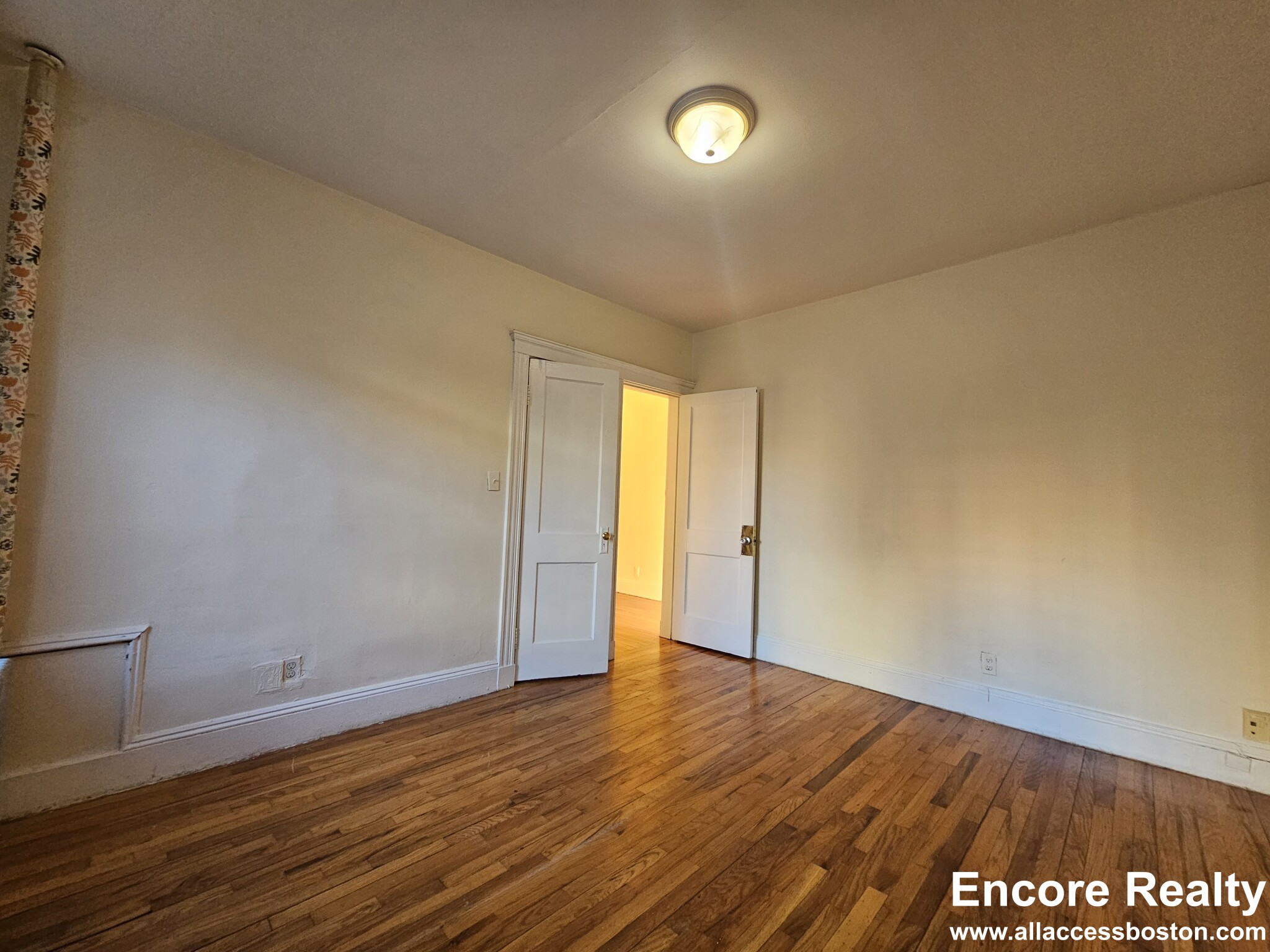 131 Washington St, Brighton