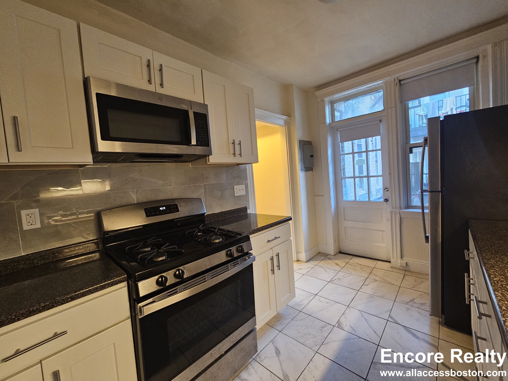 131 Washington St, Brighton