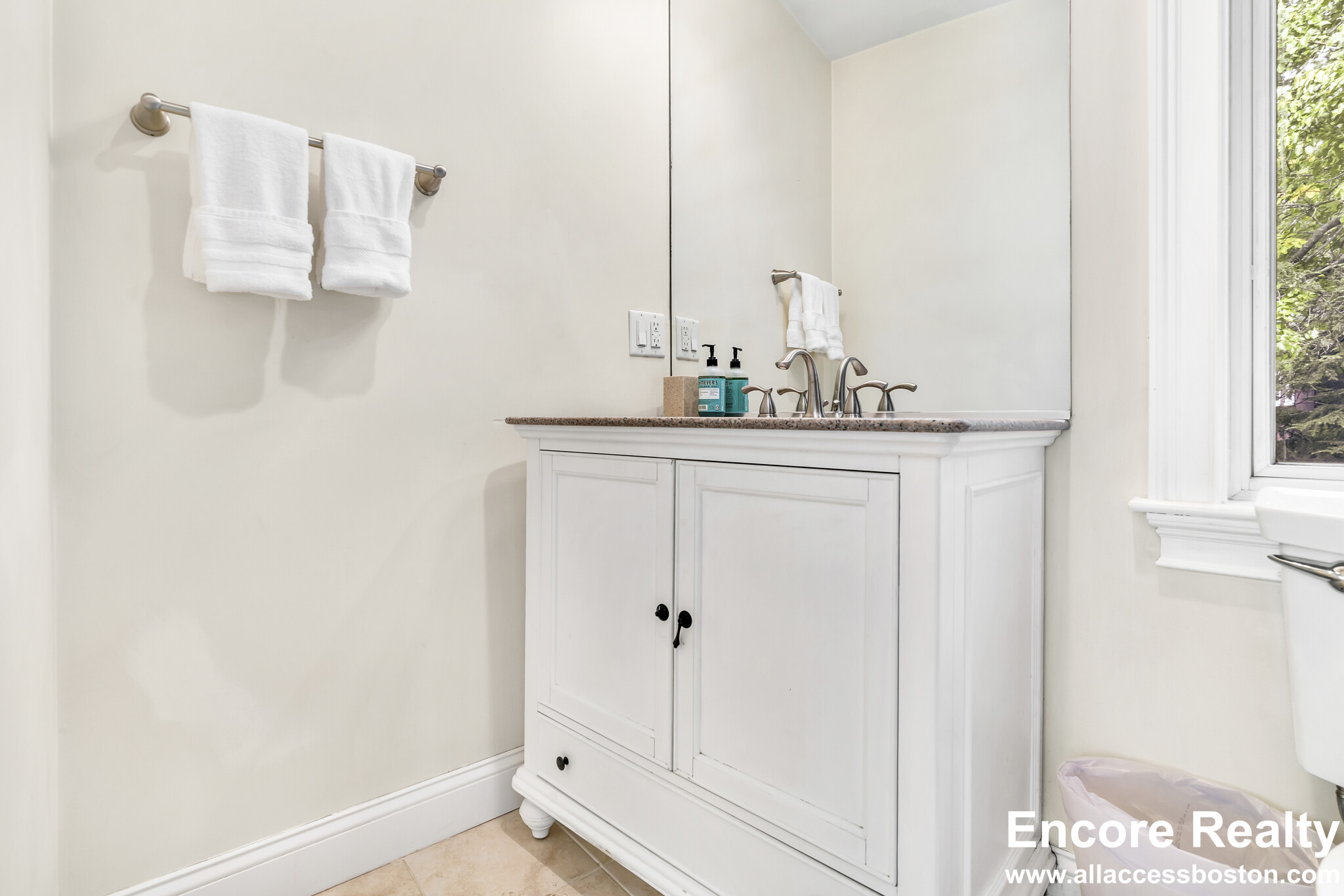 10 Bradbury , Boston - Allston, MA 02134 10 Bradbury , Boston - Allston, MA 02134