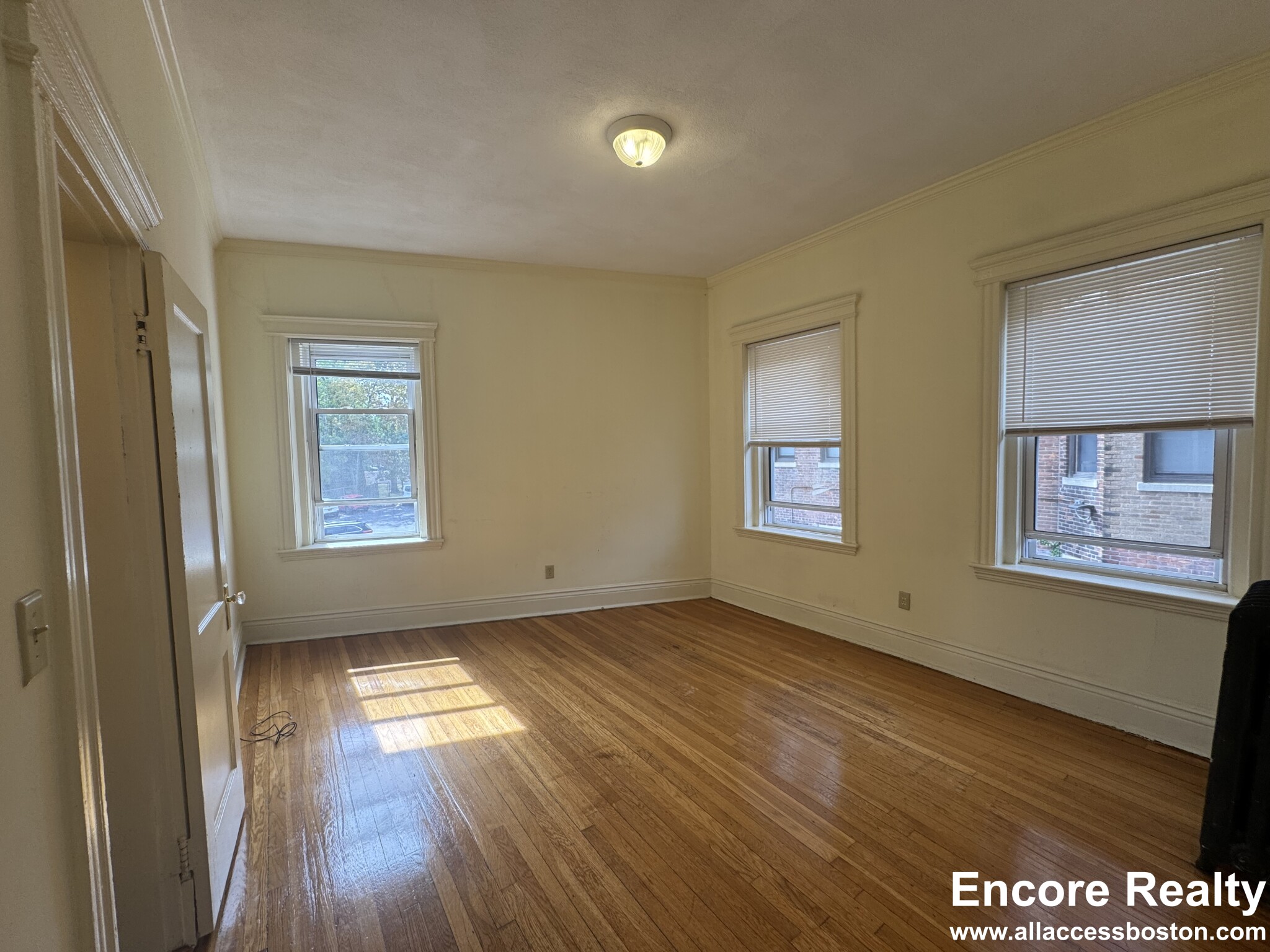 Studio bed, 1 bath apartment for rent at 106 Queensberry St Unit 106-2, Fenway — photo 6 of 14