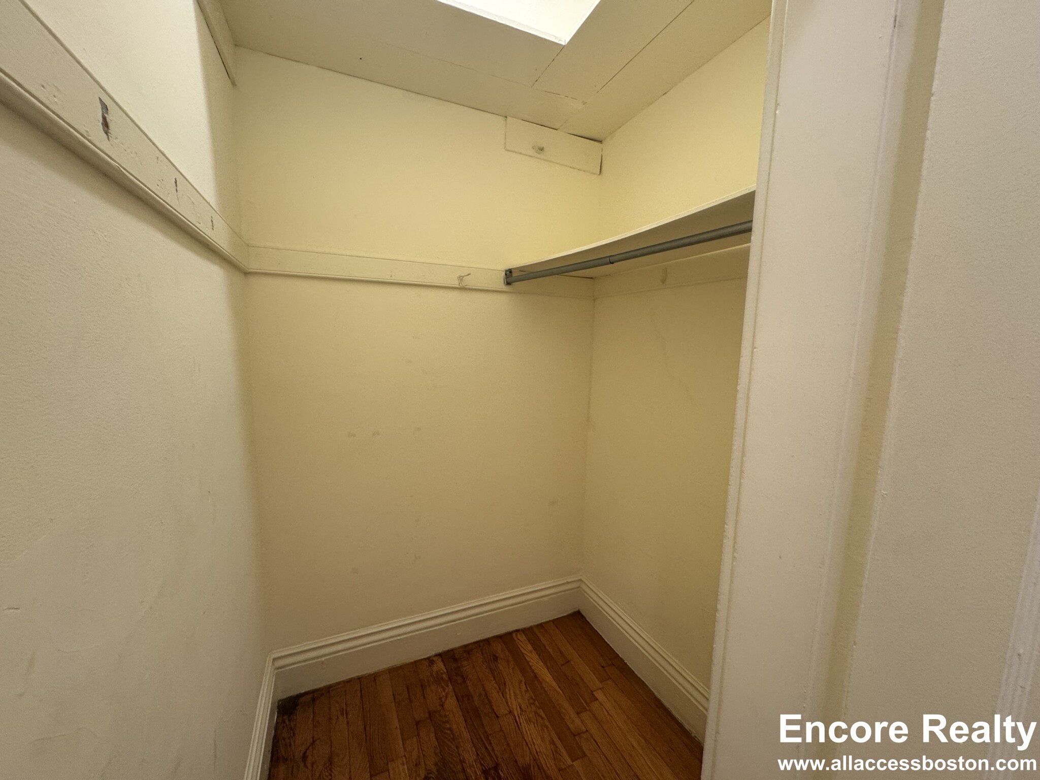 Studio bed, 1 bath apartment for rent at 106 Queensberry St Unit 106-2, Fenway — photo 9 of 14