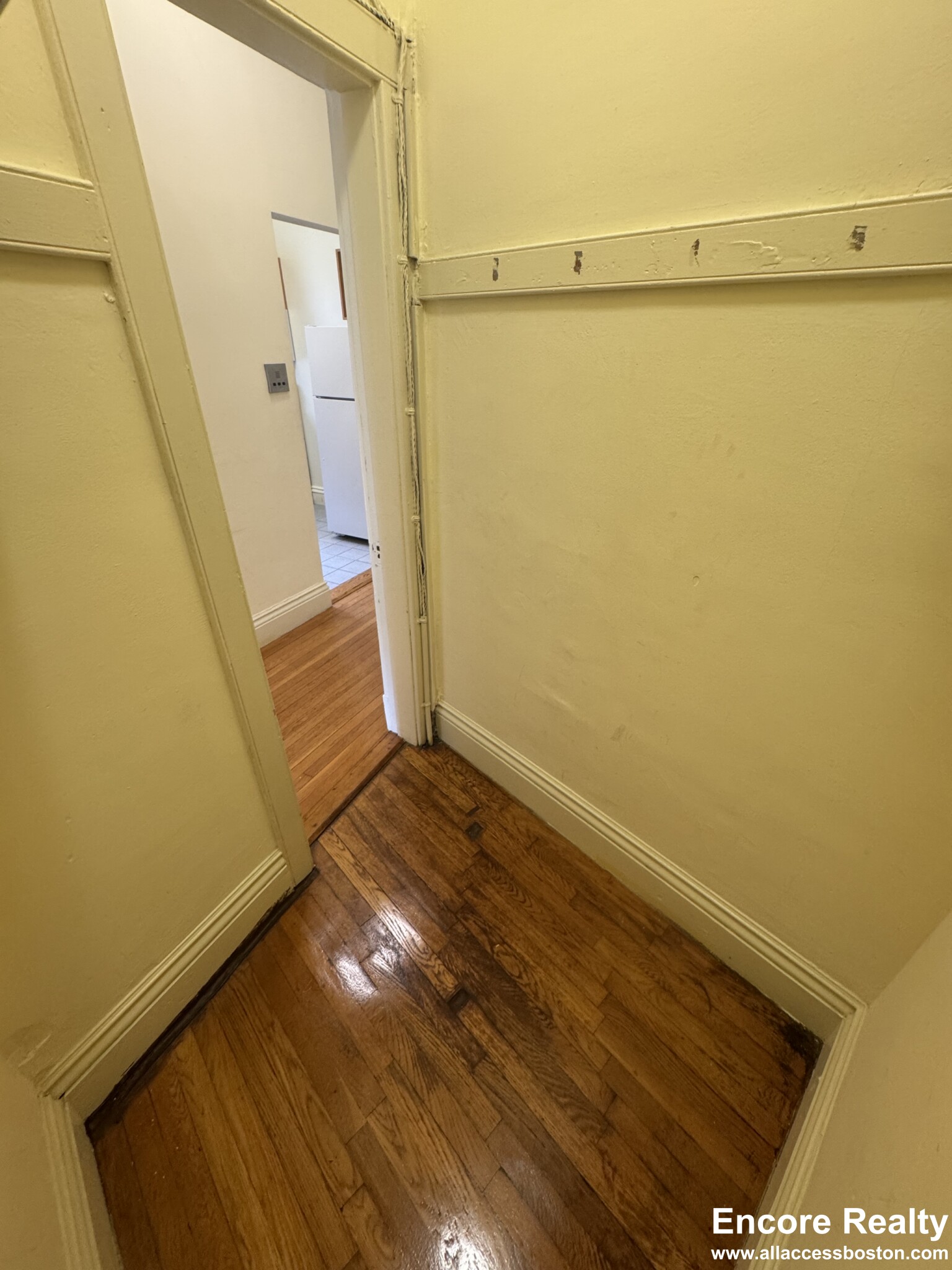 Studio bed, 1 bath apartment for rent at 106 Queensberry St Unit 106-2, Fenway — photo 10 of 14