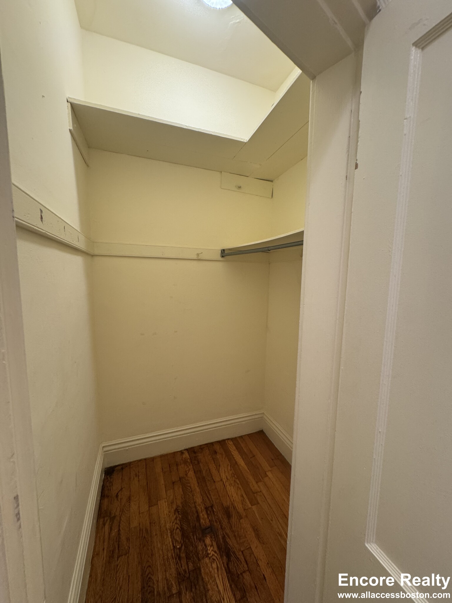 Studio bed, 1 bath apartment for rent at 106 Queensberry St Unit 106-2, Fenway — photo 11 of 14