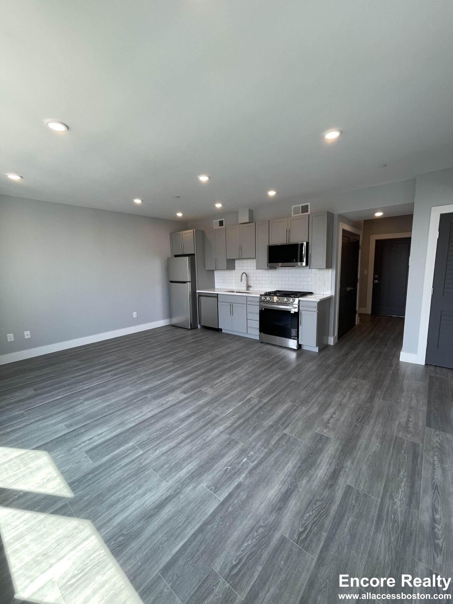 365 Western Ave., Brighton, MA - 3,500 USD/ month