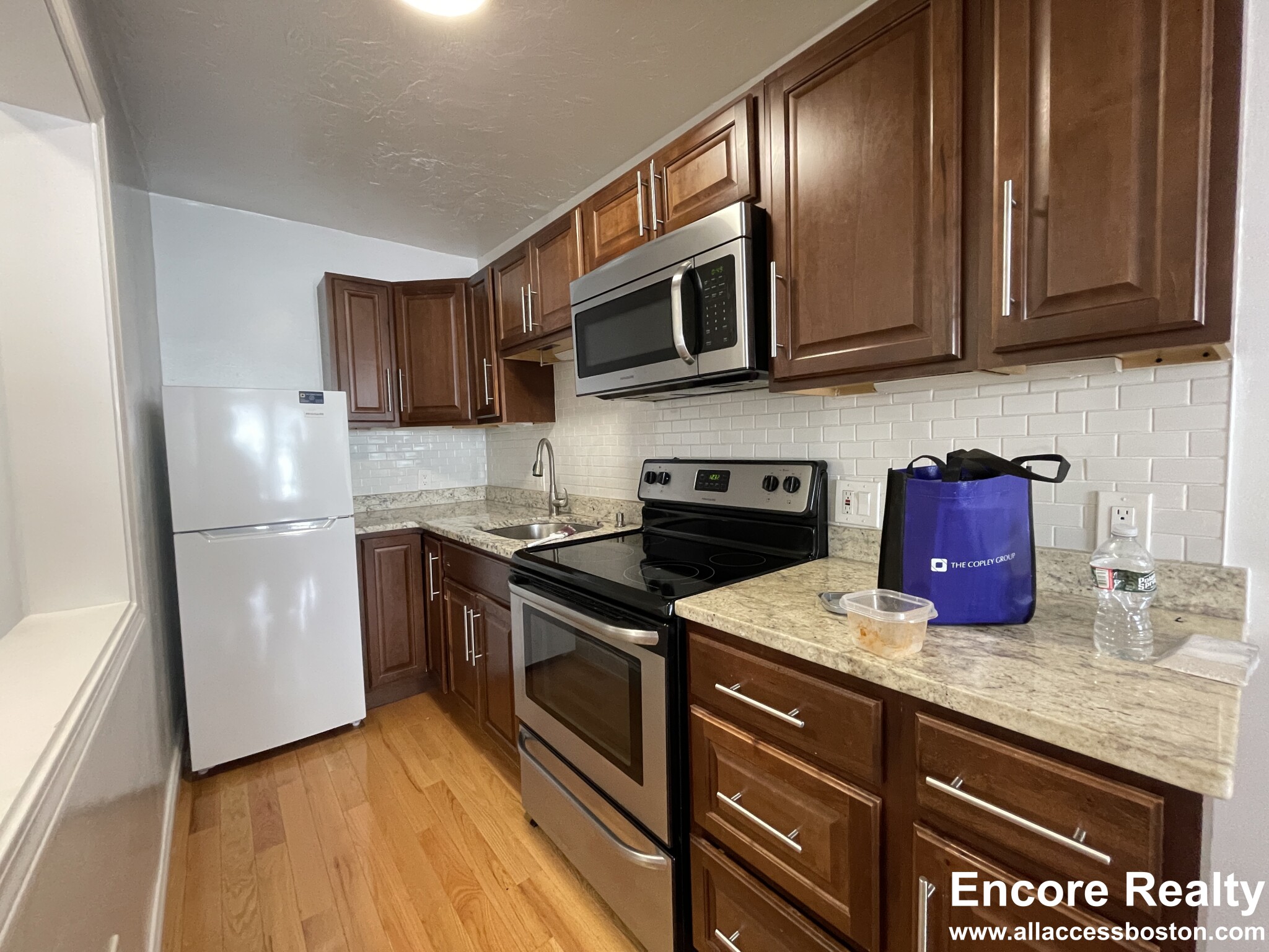 19 Peterborough St., Boston, MA - 3,600 USD/ month