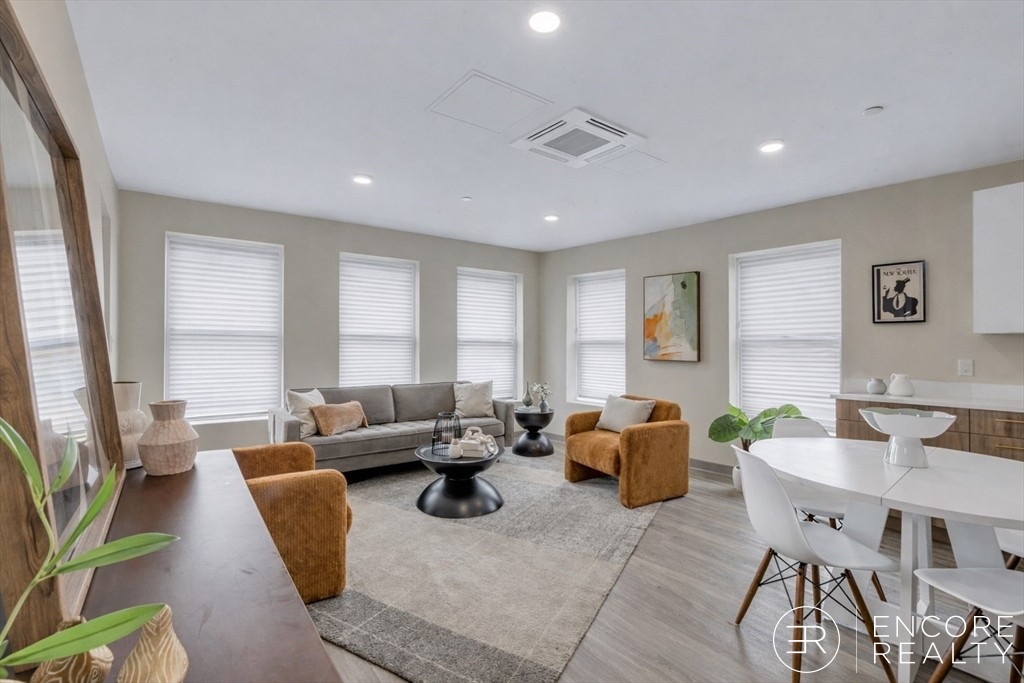 Photos of apartment on Cummins Hwy,Boston MA 02131